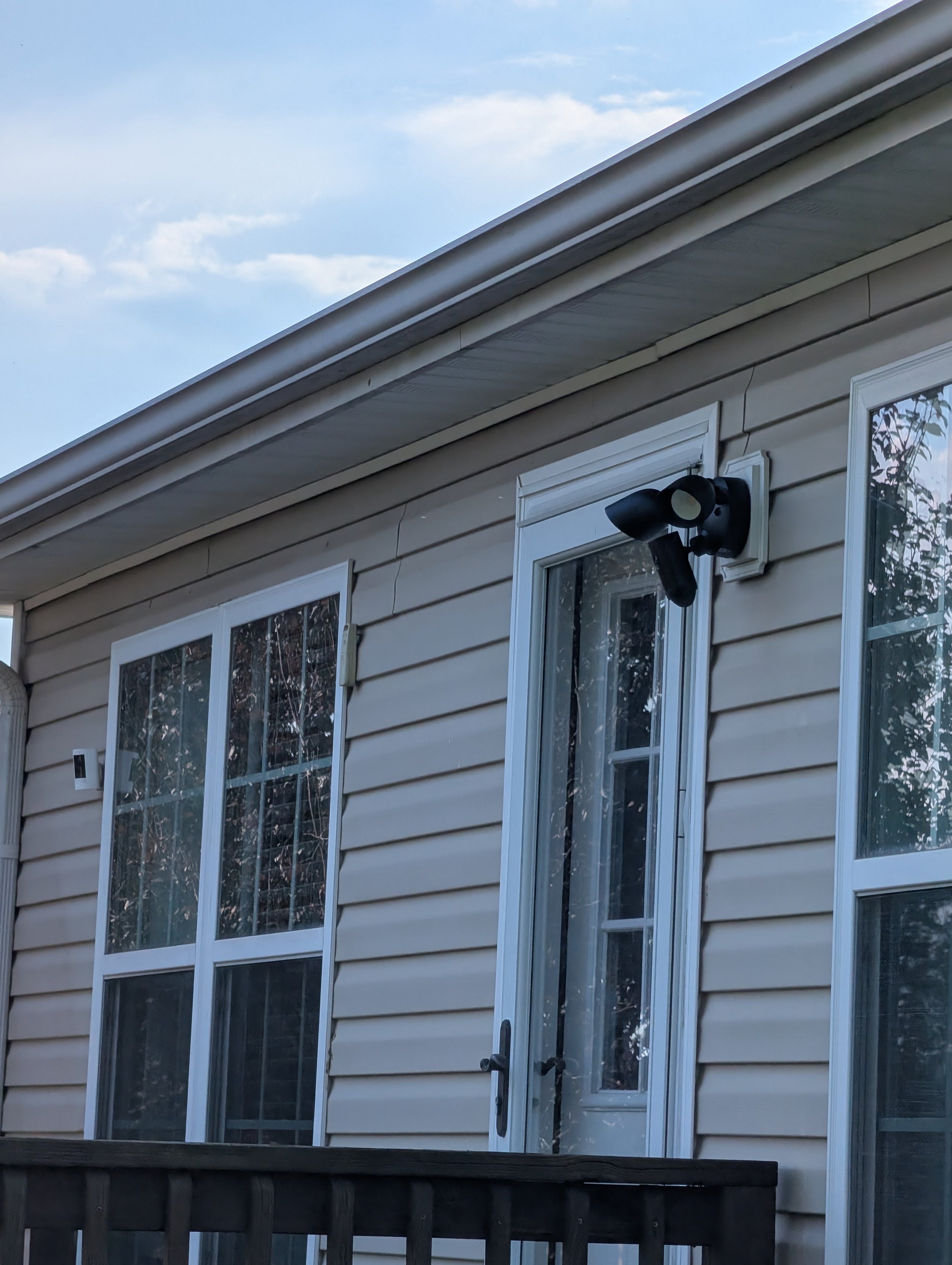 Ring floodlight fixture added