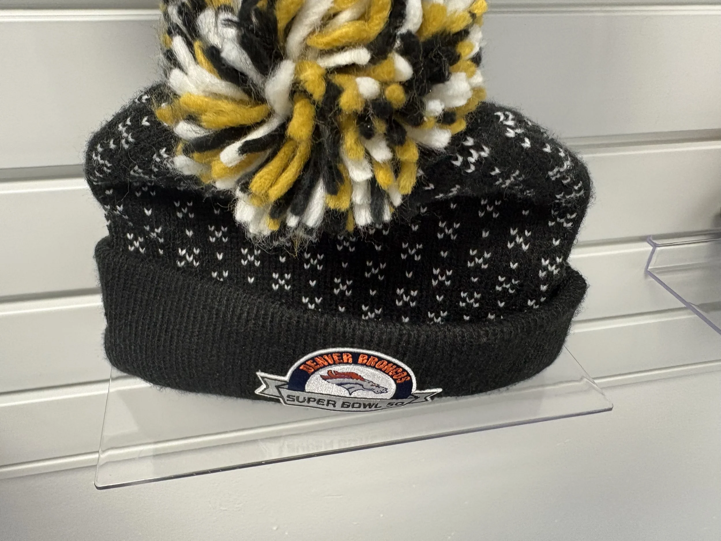 DENVER BRONCOS SUPER BOWL 50 CUFFED WOMENS BEANIE