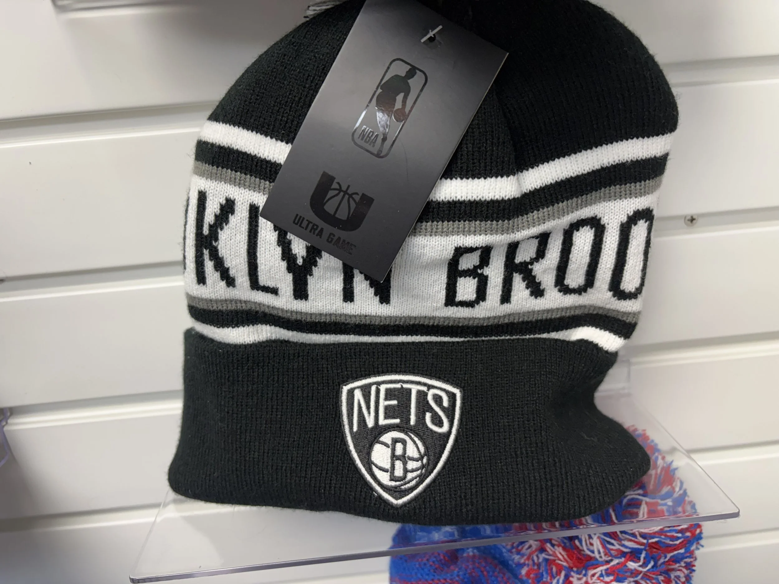 BROOKLYN NETS CUFFED BEANIE