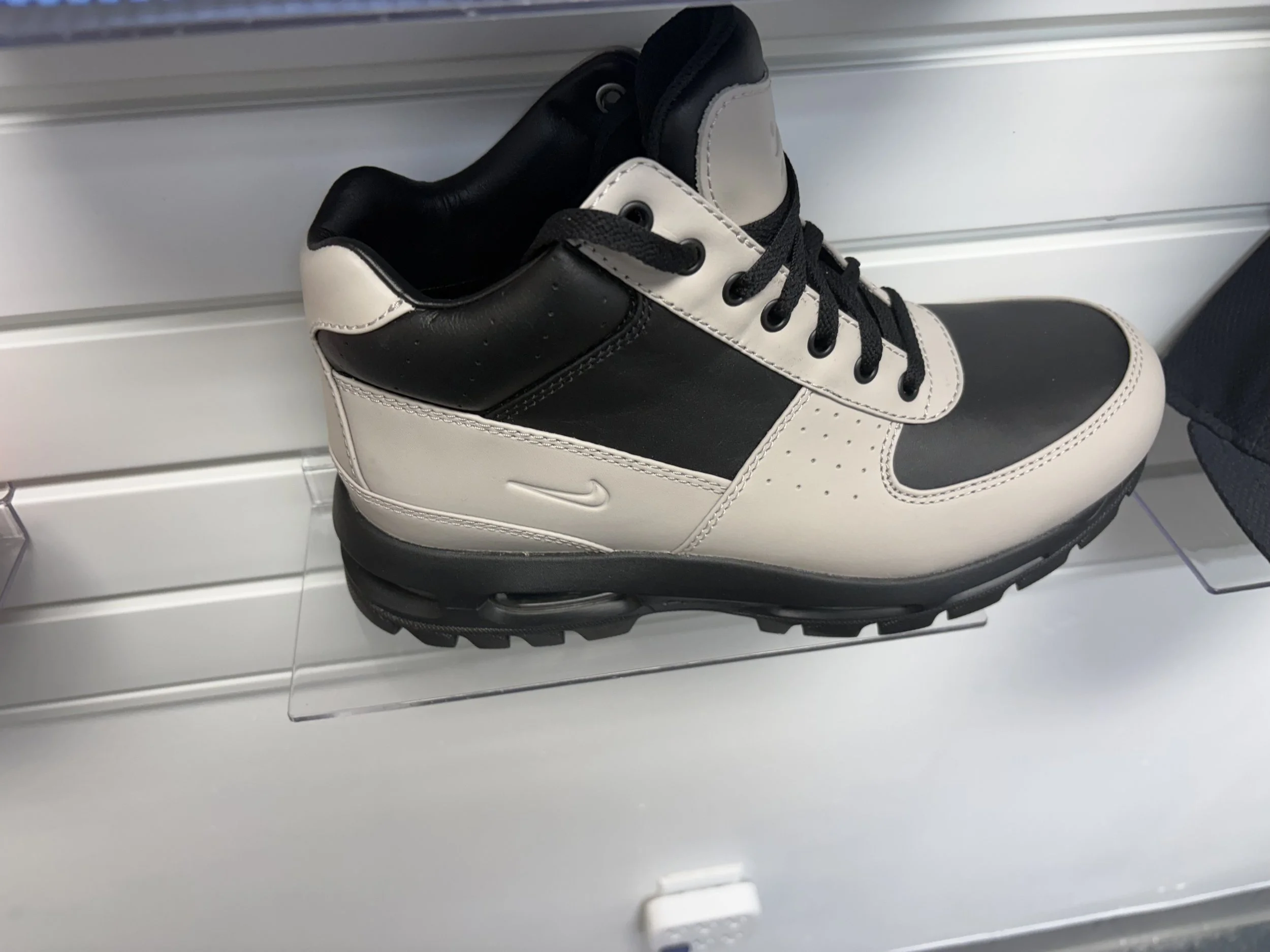 NIKE Air Max Goadome collection