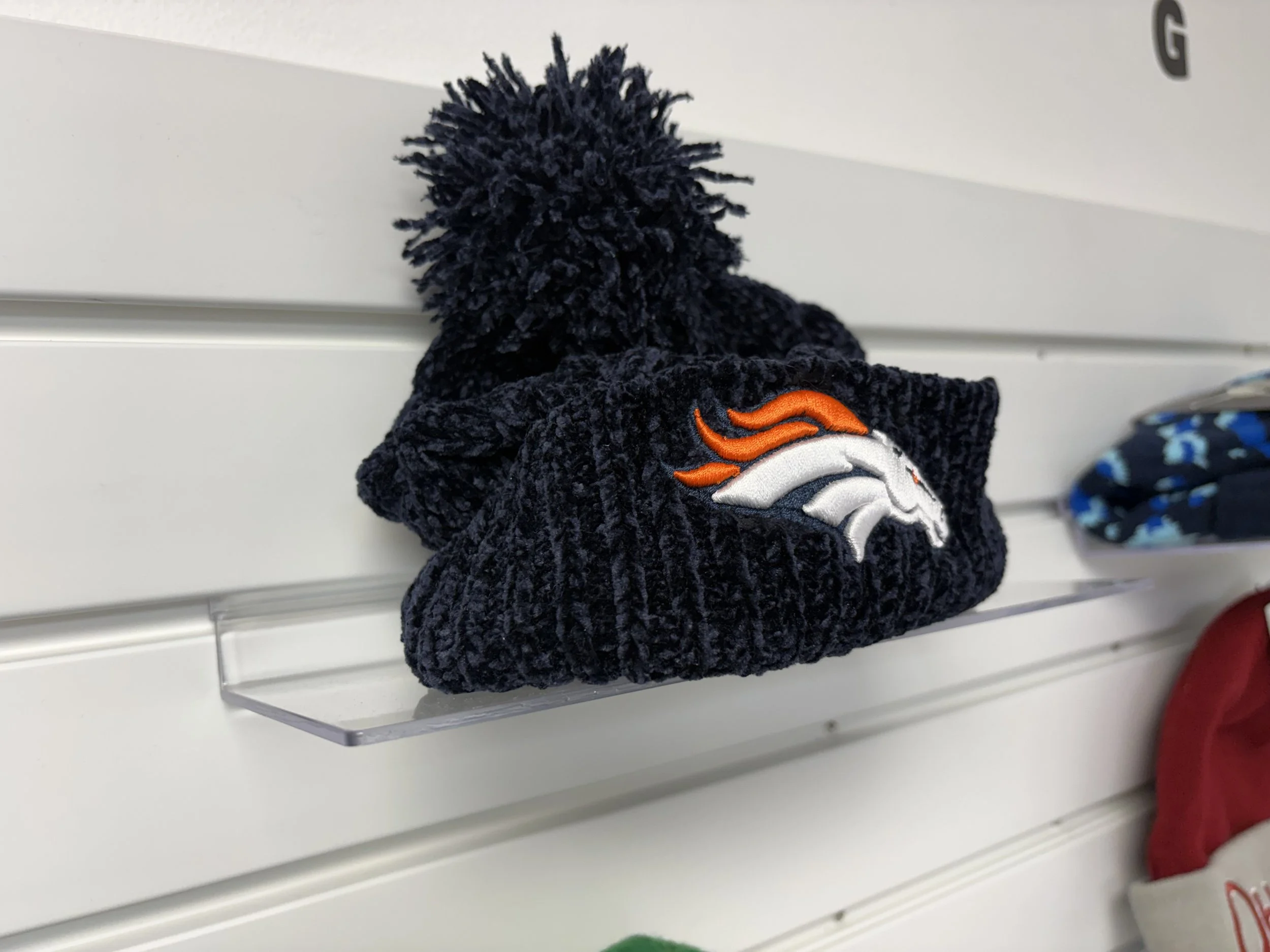 WOMANS BRONCOS Beanie