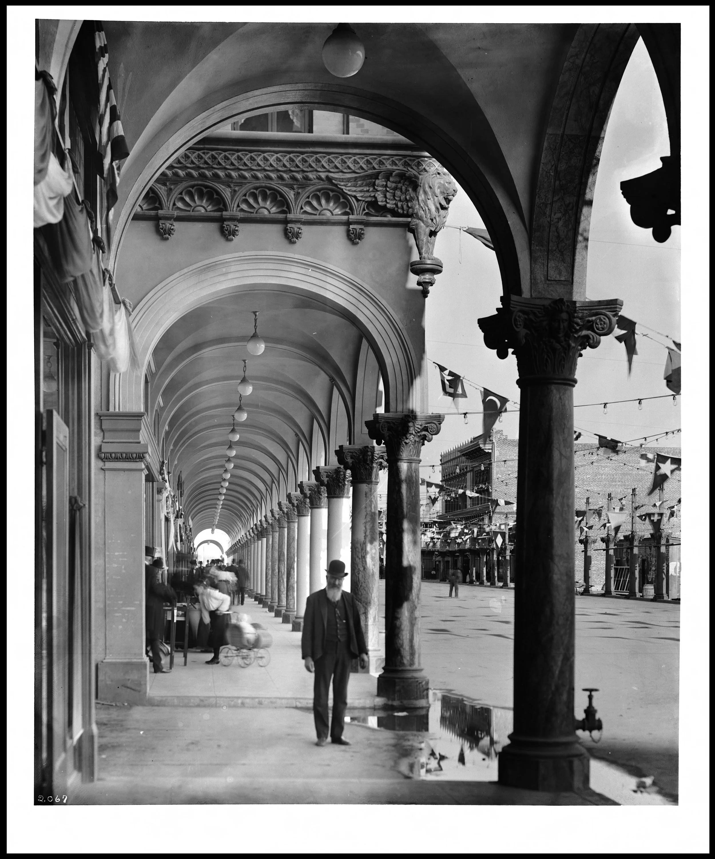 The arched arcade and ornamental columns of the St. Mark's Hotel on Windward Avenue, around 1906