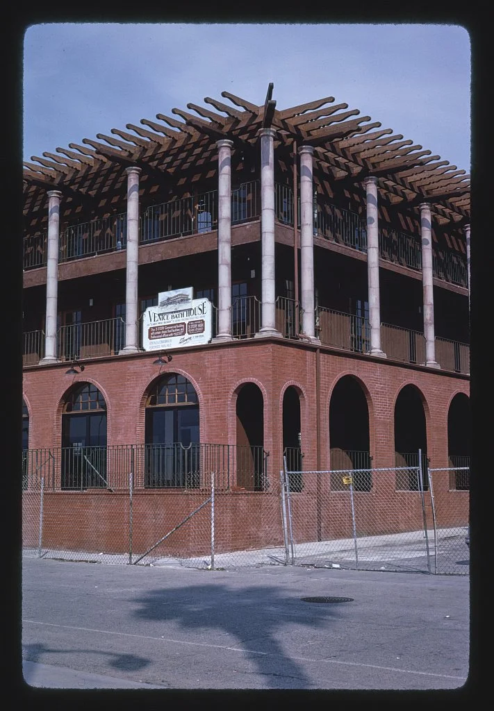 The Venice Bath House building, 1985. John Margolies Roadside America photograph archive, Library of Congress. No known restrictions on publication.