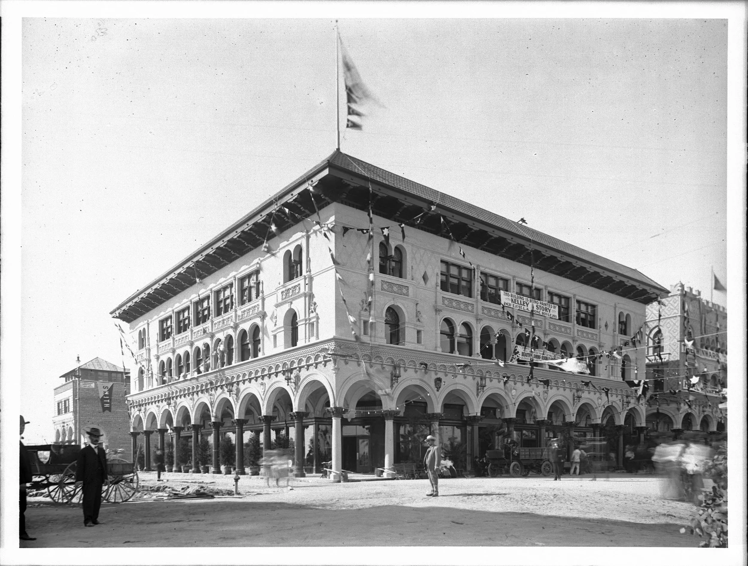 The St. Mark's Hotel on Windward Avenue at Ocean Front in Venice, around 1905
