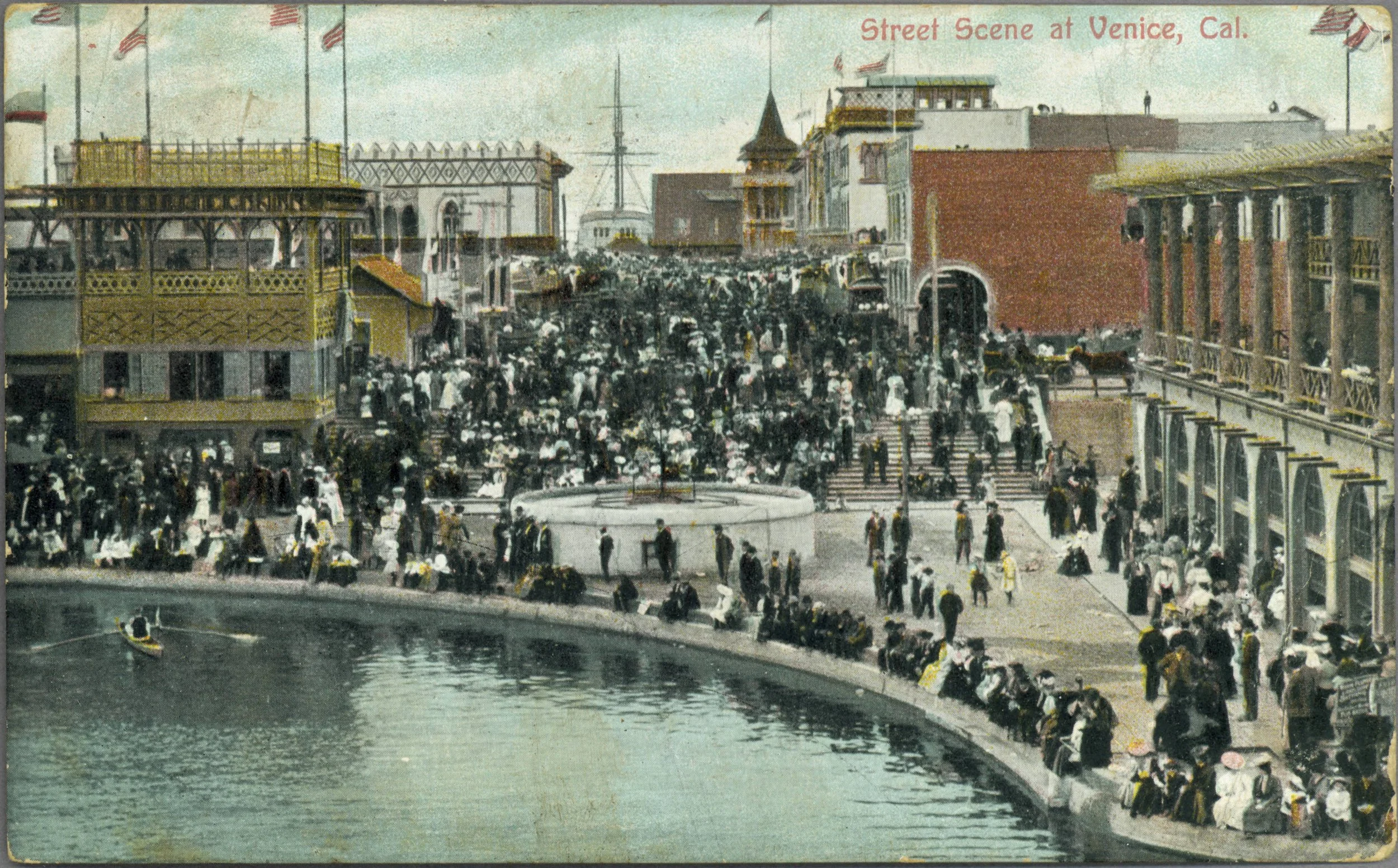 Crowds on the wide steps leading from the Venice lagoon up to Windward Avenue, on a 1909 postcard