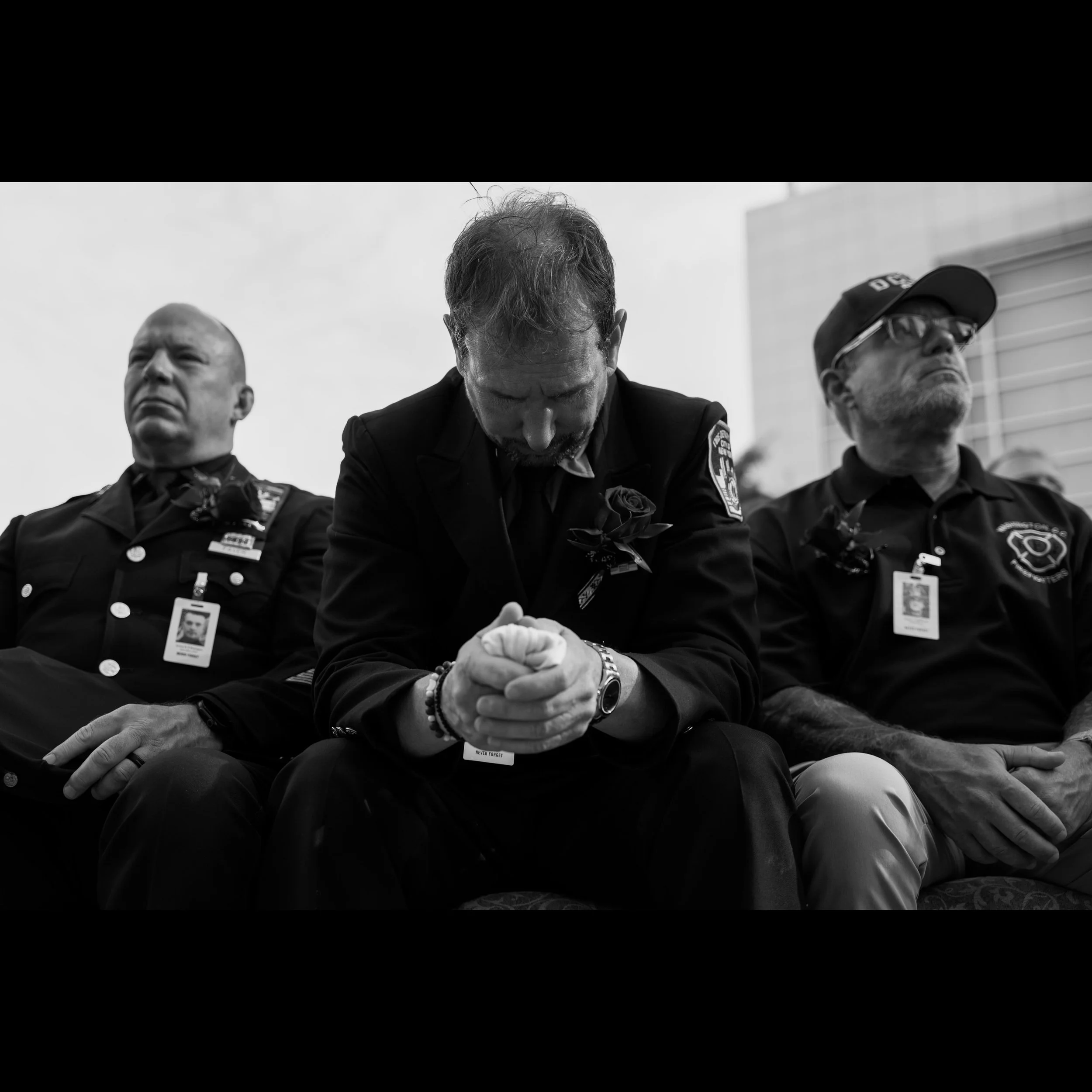Former New York Firefighter and 9/11 first responder Robert Madden bows his head during a ceremony commemorating the 25th anniversary of the September 11, 2001, attacks at the Fallen Firefighter&rsquo;s Memorial, in Nashville, Tennessee U.S. Friday, 