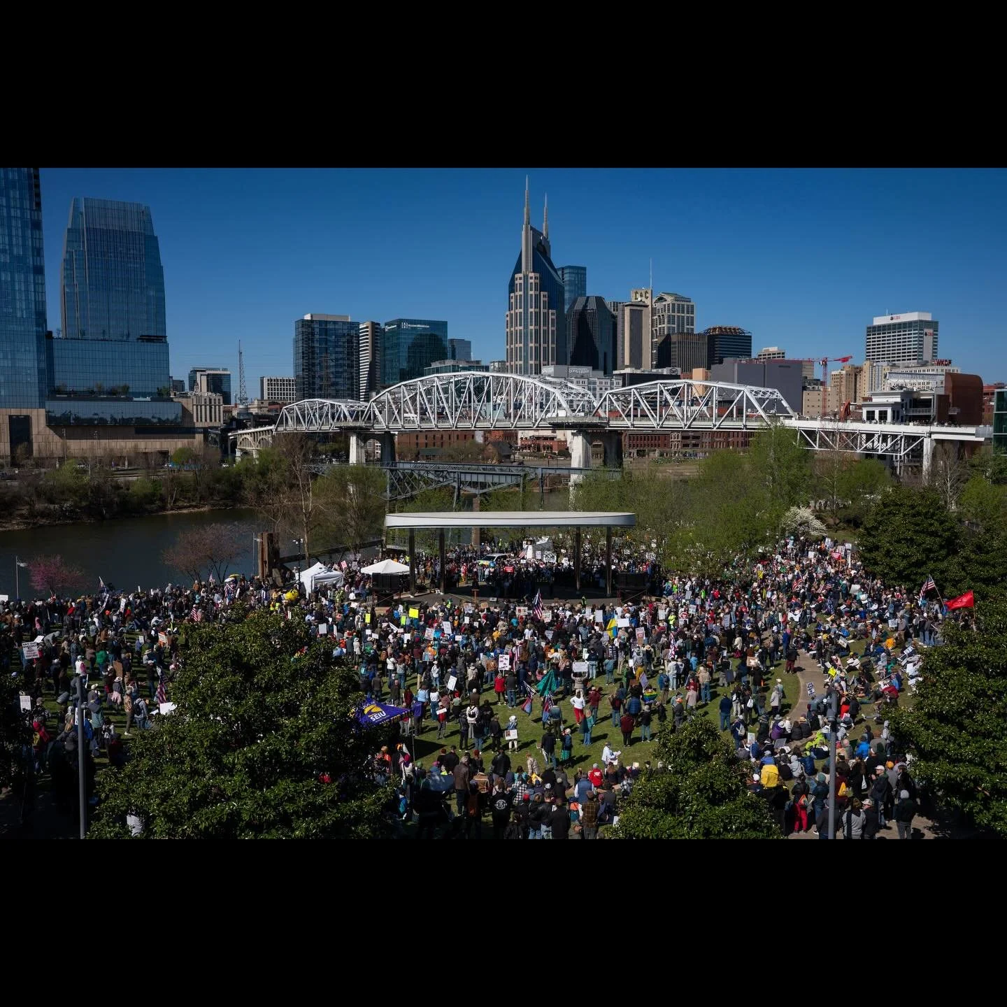 Thousands gather near and marched through downtown as part of the nation wide No Kings protests in Nashville, Tennessee, U.S.  March 28,2026. ( Photos by @seth_herald for @anadoluimages ) #nashville #tennesee #unitedstatesofamerica #sonya9ii #protest