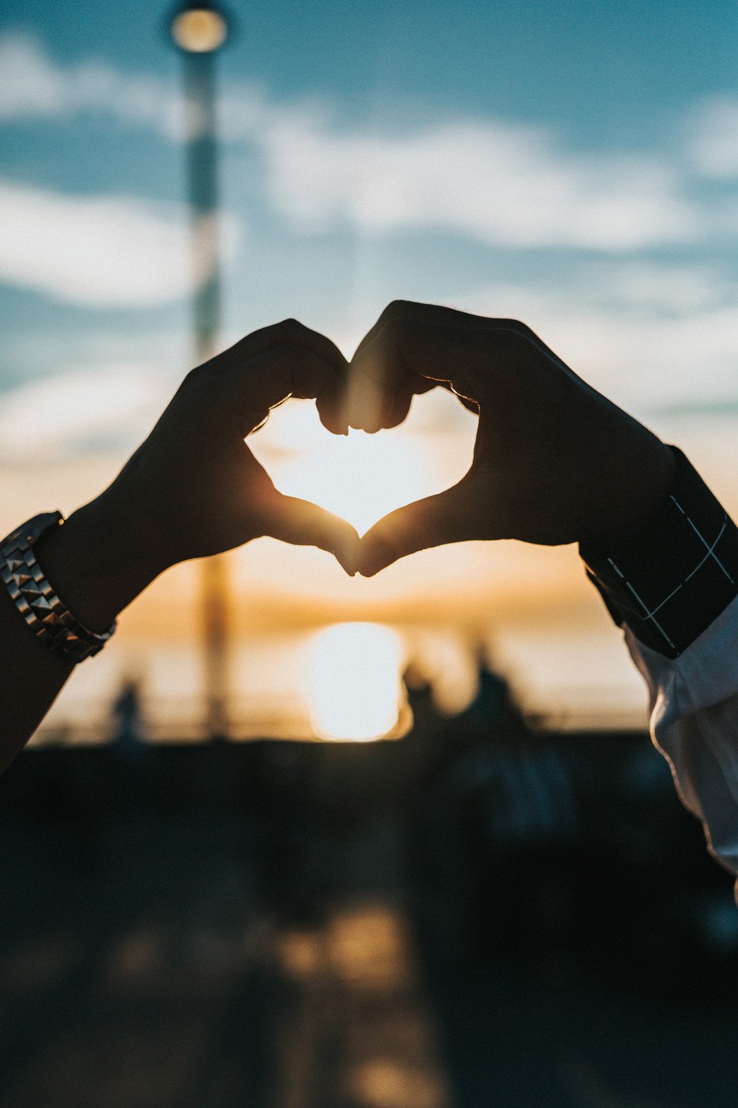 Image accompanying the post "Love and Mental Health: Exploring the Connection Between Relationships and Wellbeing"