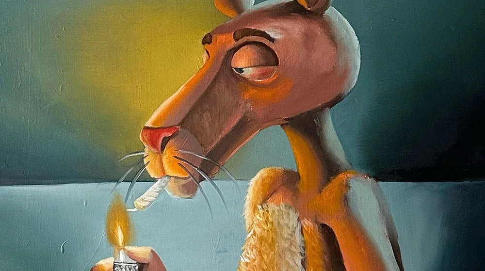 Ilustración de una lonchera antropomórfica, con cara de castor, que enciende un cigarro con un mechero.
