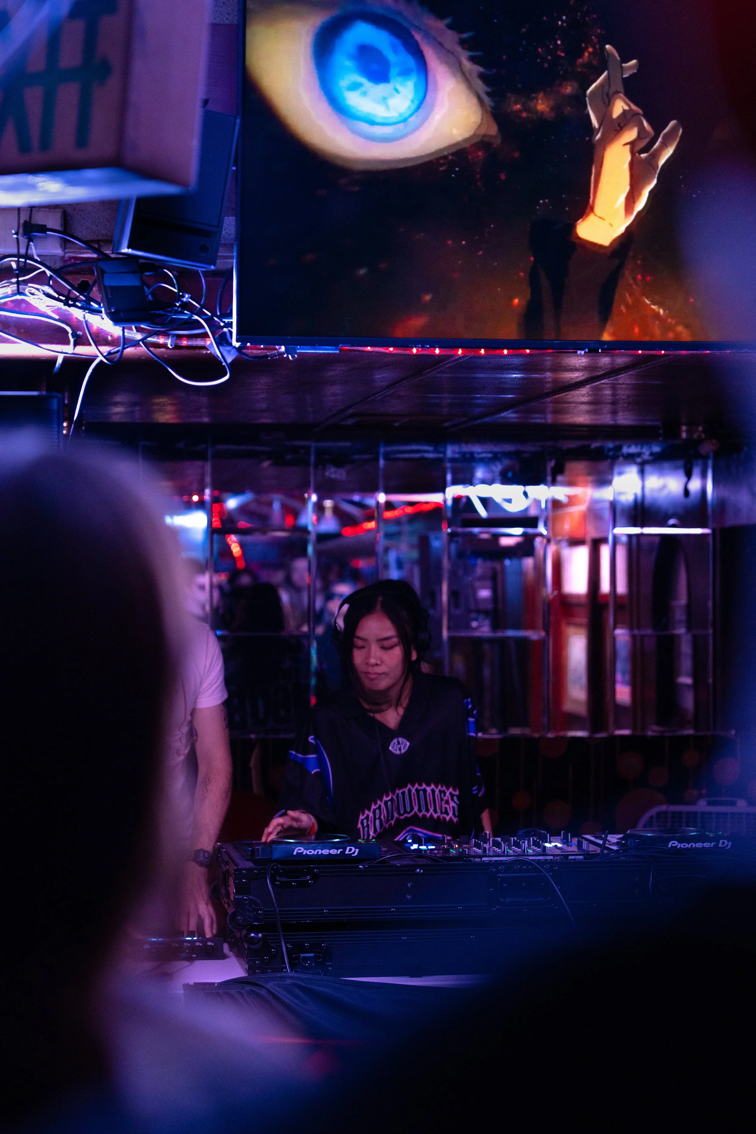 Heavy Rotation 002-10-Small.jpg