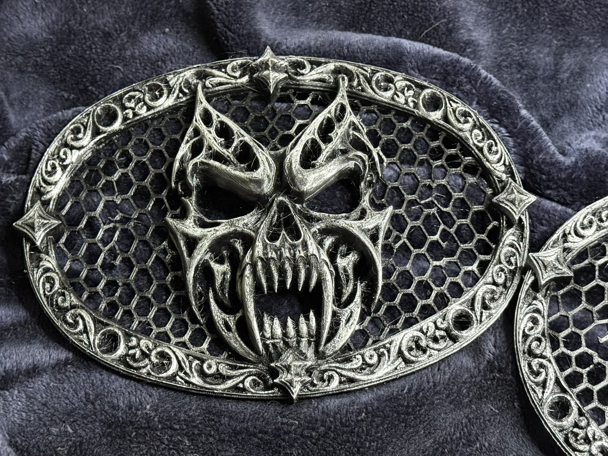 Silver Vampire Skull custom car speaker grill, 6x9 size, Demo Audiophile Series, medium sculptural design, by CarSpeakerGrills dot com.