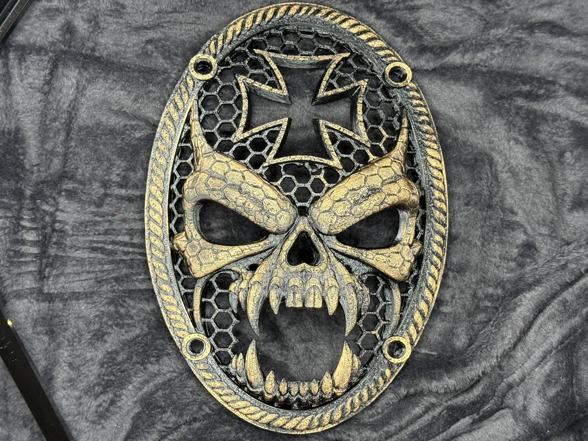 Vampire Skull custom car speaker grill, size 6x9, pair, Builder Show Series, gold.