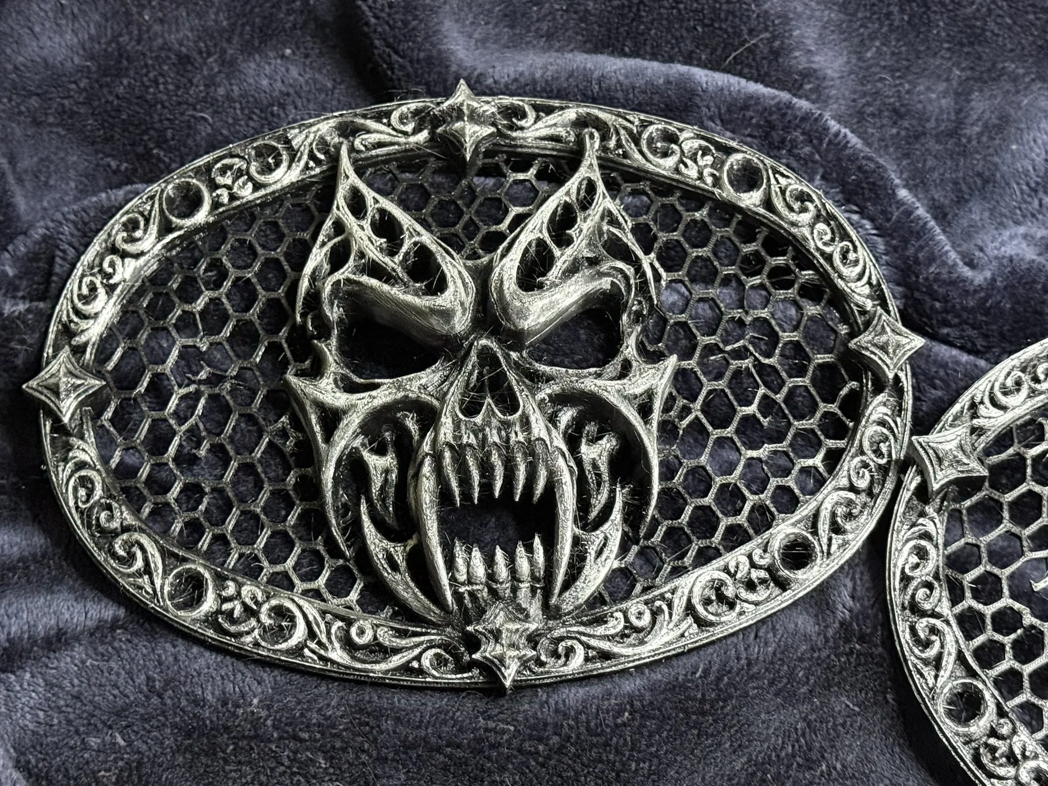 Silver Vampire Skull custom car speaker grill, 6x9 size, Demo Audiophile Series, medium sculptural design, by CarSpeakerGrills dot com.