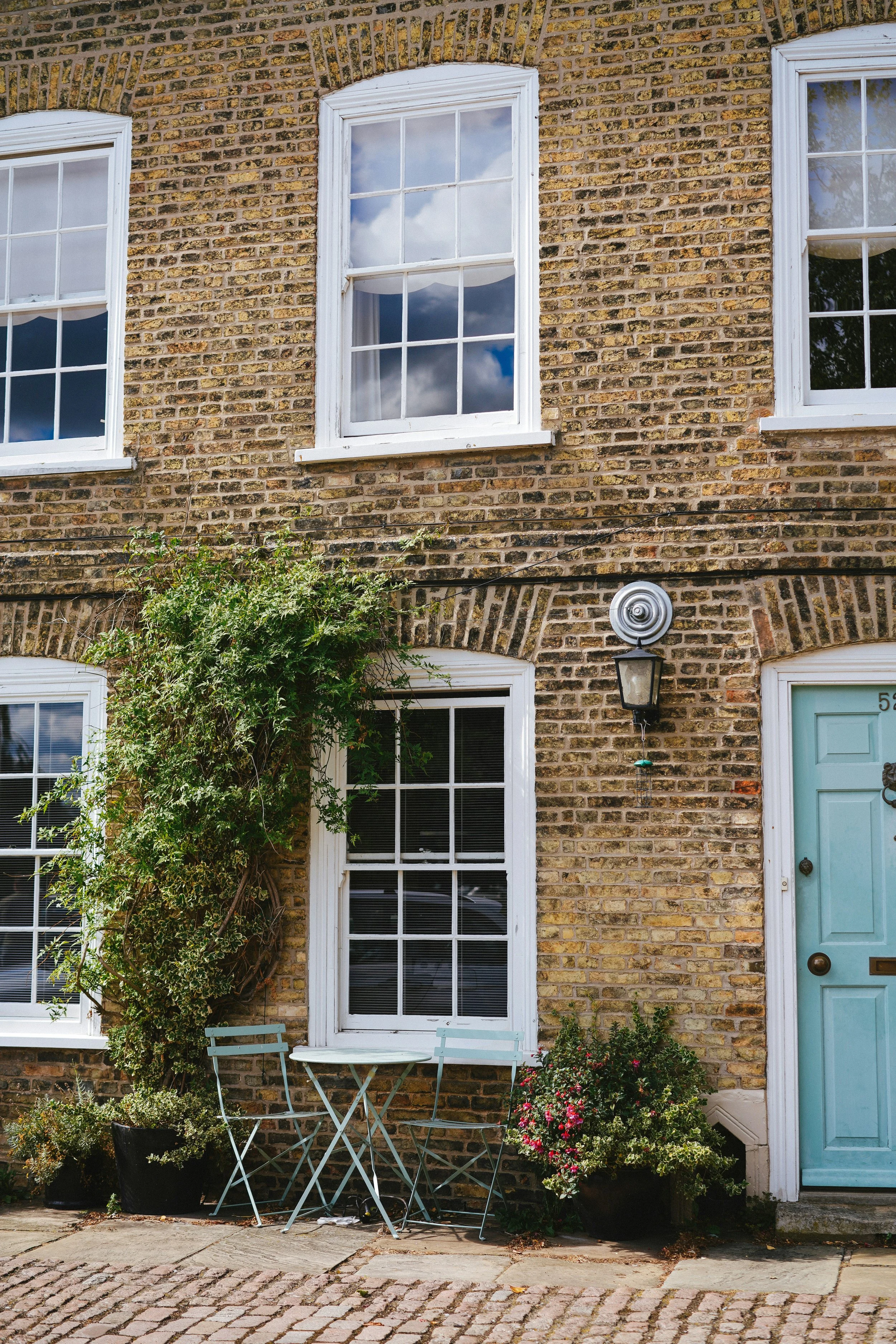 uk residential house part of completed property chain