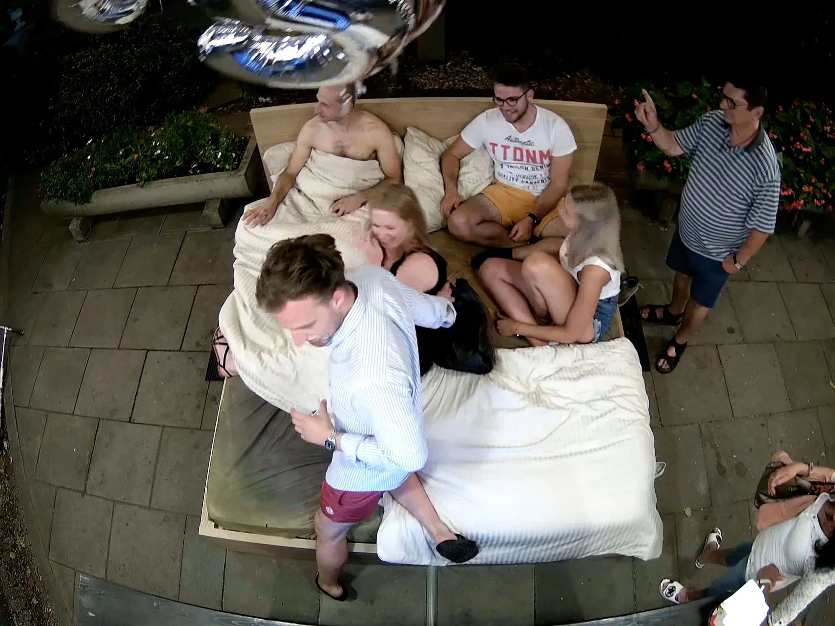 Matthias-Mollner_A-bed_Videostill_2134_klein_Web1.jpg