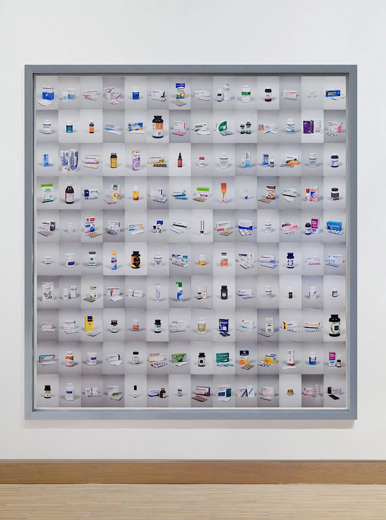 Try another one. C-Prints, Nägel auf Holz. 203,6 × 191,4 cm. 2022