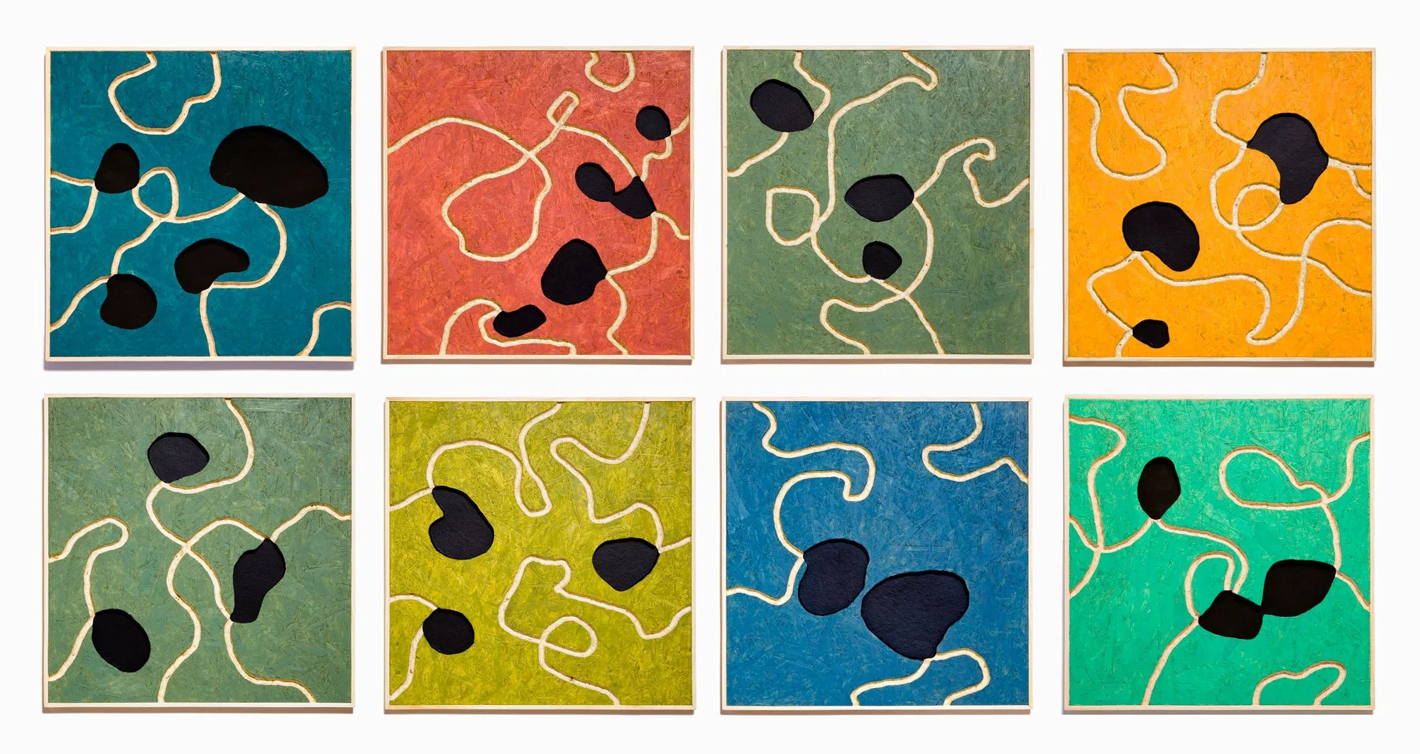 „Wurmlöcher“. Grobspanplatten ( OSB) gefräst, Acryllack, Baumwollgewebe, Holzrahmen. Jedes Bild 63,4 x 62,5 x 2,7 cm. 2019