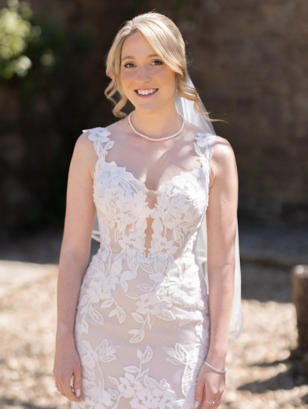Amber 🤍

Looking back on Ambers day captured so beautifully by @thefalkenburgs ✨

For Amber, we created a soft, timeless bridal look that complemented her natural beauty perfectly &hellip; the kind of makeup that feels like you, just a little extra 