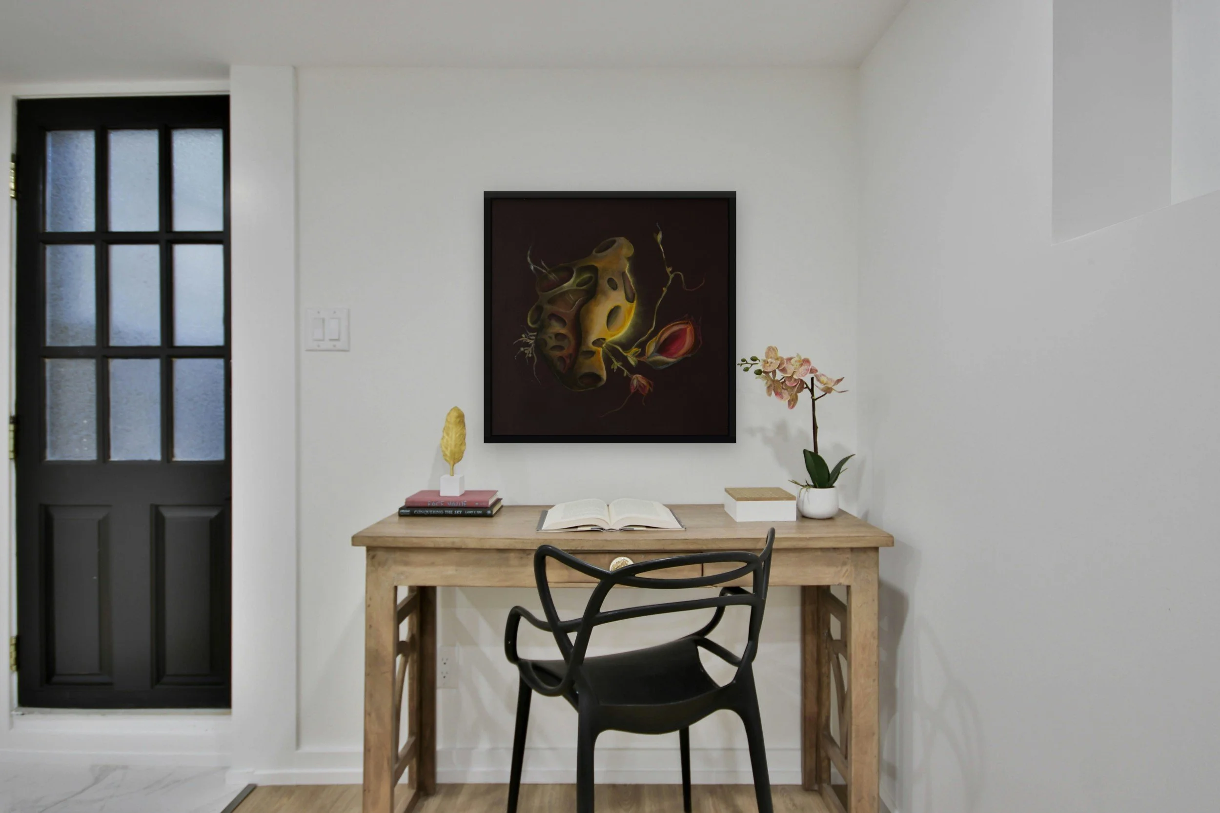 KamiMadArt_2026-004_Aubergine-Yellow-Lava-with-2-Roses-and-Glow_MOCKUP_desk.jpg