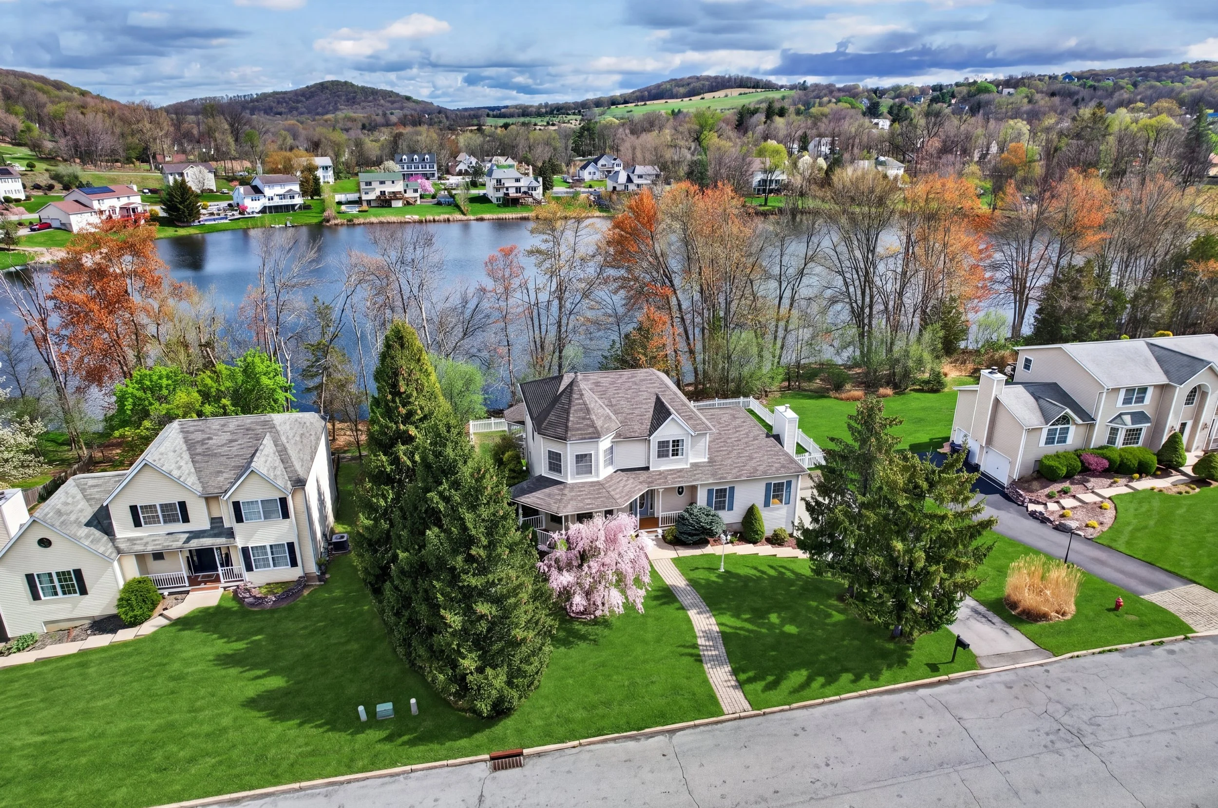 Real estate photography in Massachusetts by HomeTourVision