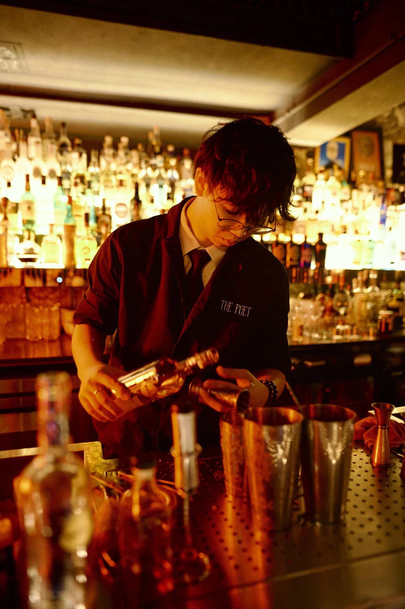 The Poet de Hong Kong durante una visita y guest shift en Bar La Providencia.