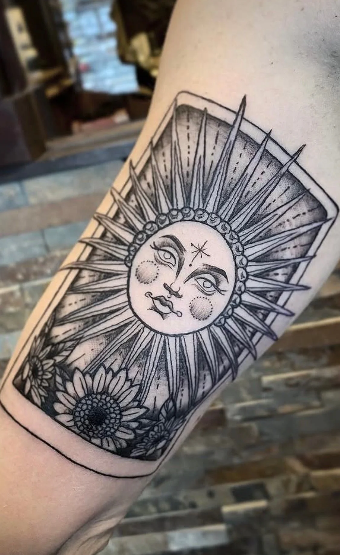 russell‑kelley‑sun‑and‑sunflowers‑tattoo‑handsome‑devil‑tattoo‑co.jpeg