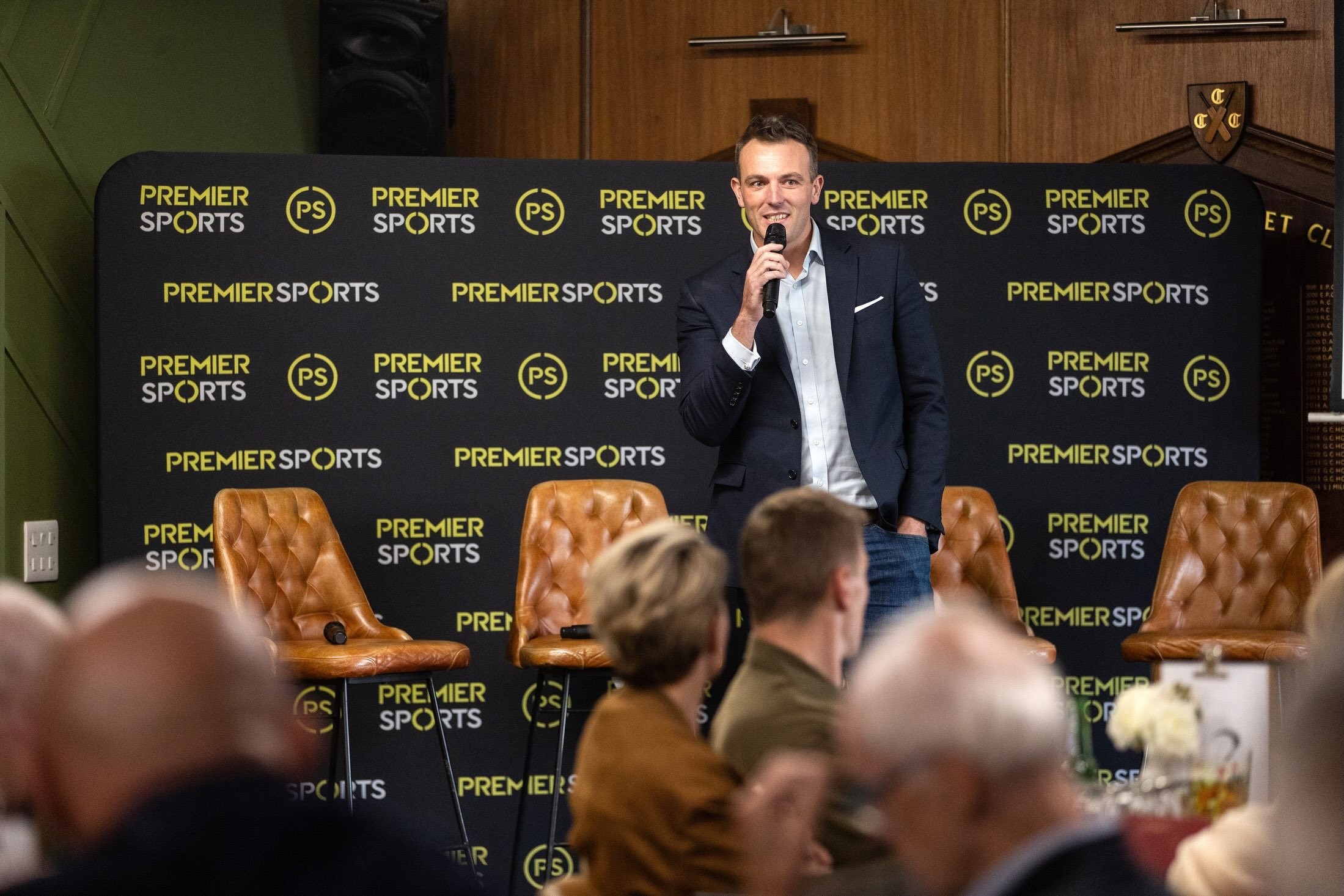 🏴󠁧󠁢󠁷󠁬󠁳󠁿🏆

Last night was our Welsh Rugby Writers Awards @armsparkcardiff supported by @premsportstv 

More than 60+ journalists, players, coaches &amp; executives joined us, hosted by Welsh chair @_alexbywater!

🏆 Award winners 🏆 

@superry