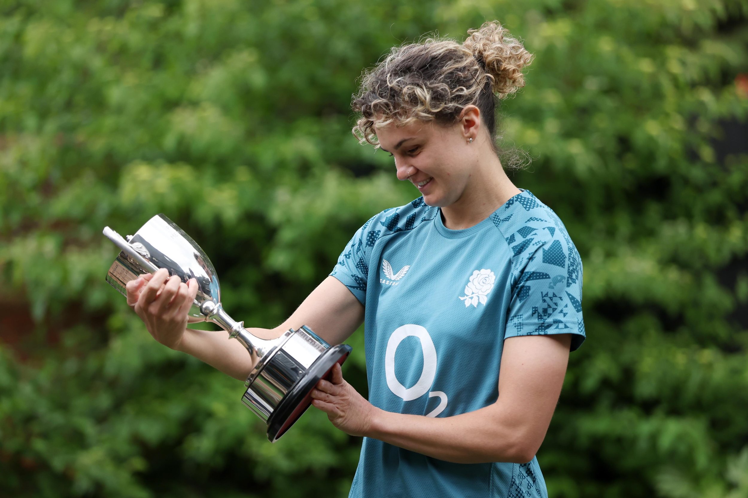 🥰

The look of love! 

@elliekildunne x Pat Marshall Award

Waking up as our 2025-26 champion! 

@redrosesrugby @harlequinswomen