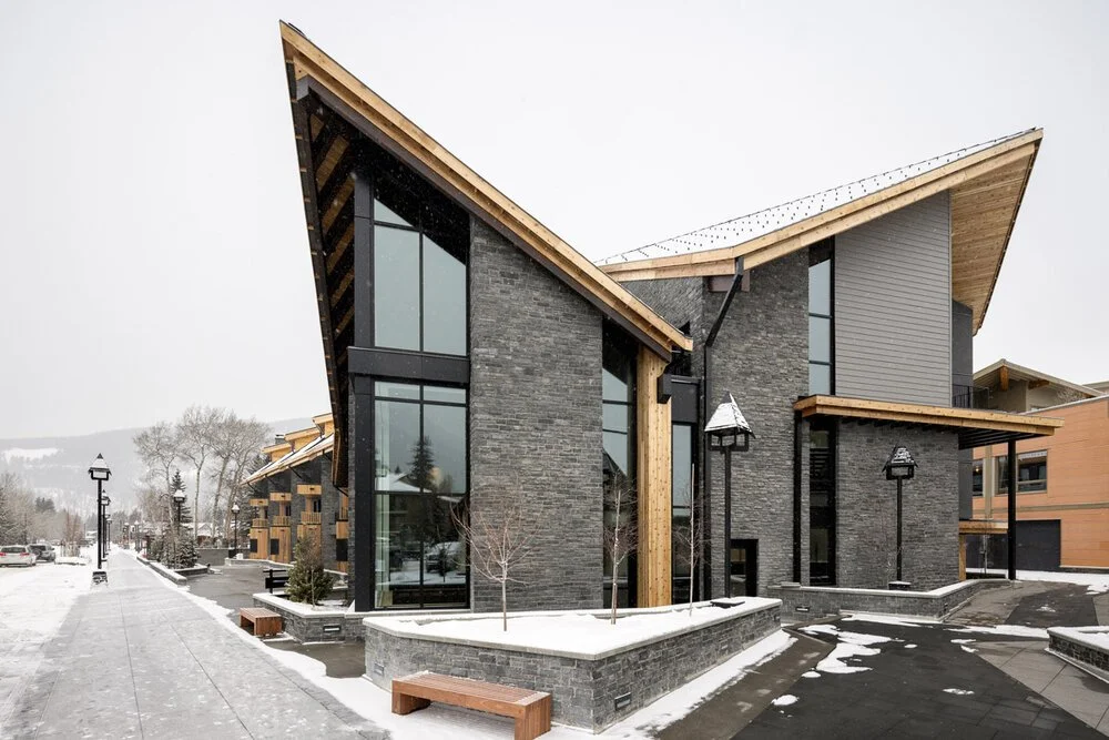 peaks hotel & suites
