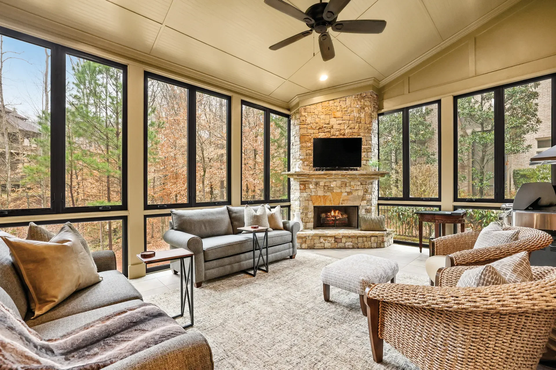 Window Style Combinations: Best Pairings for Curb Appeal &amp; Natural Light