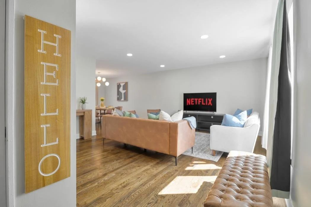02-entry-hello-sign.jpg