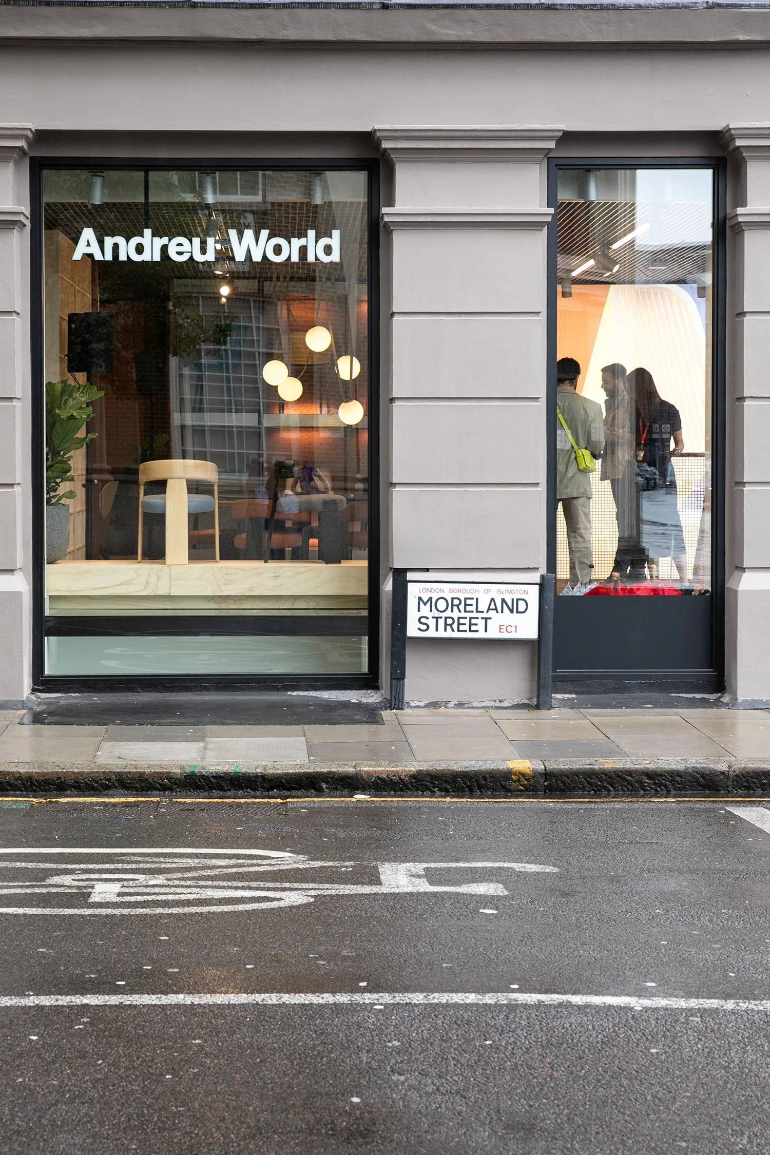 gabi-torres-andreu-world-showroom-exterior-2024-17.jpg