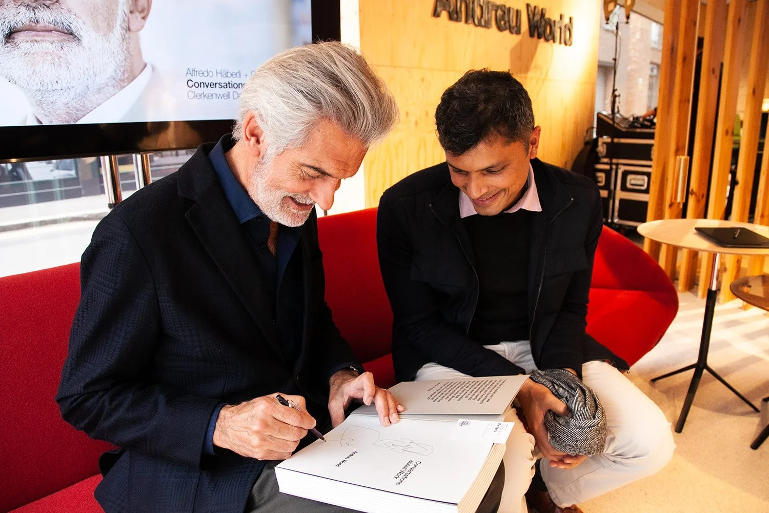 gabi-torres-andreu-world-book-signing-0173.jpg
