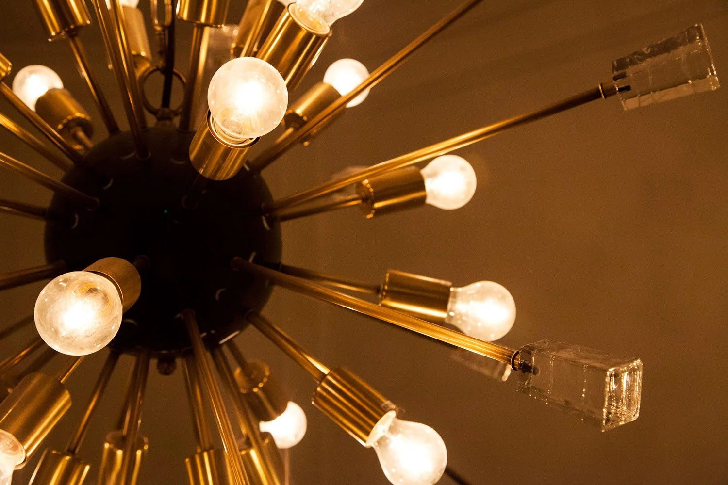 gabi-torres-sumosan-london-chandelier-828.jpg