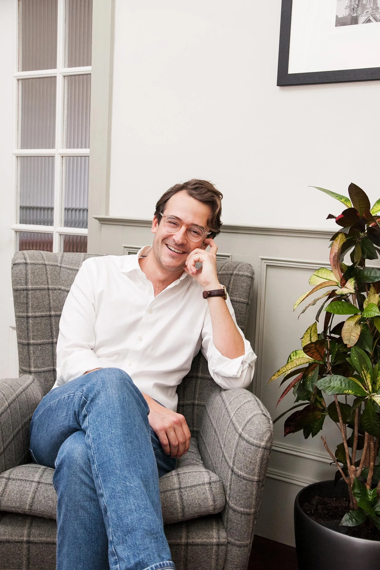 gabi-torres-london-seated-corporate-portrait-7752.jpg