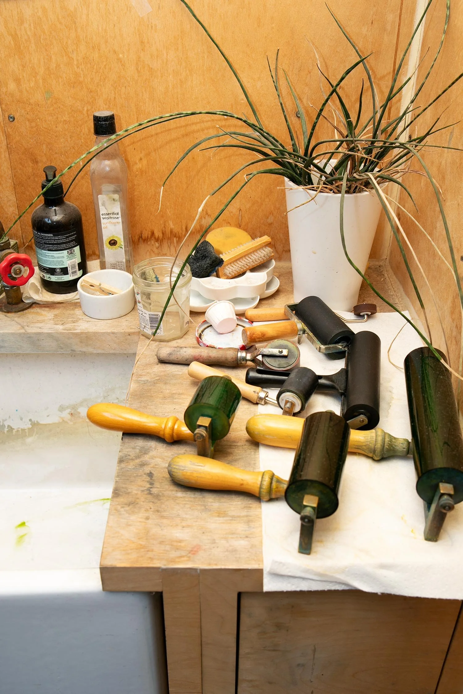 gabi-torres-artist-studio-tools-2604.jpg