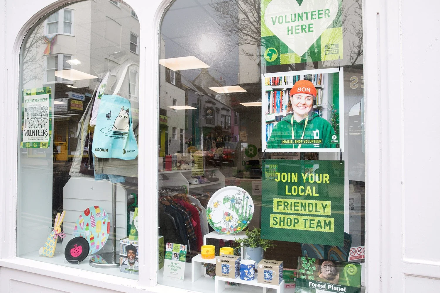 gabi-torres-oxfam-volunteer-campaign-window-1413.jpg