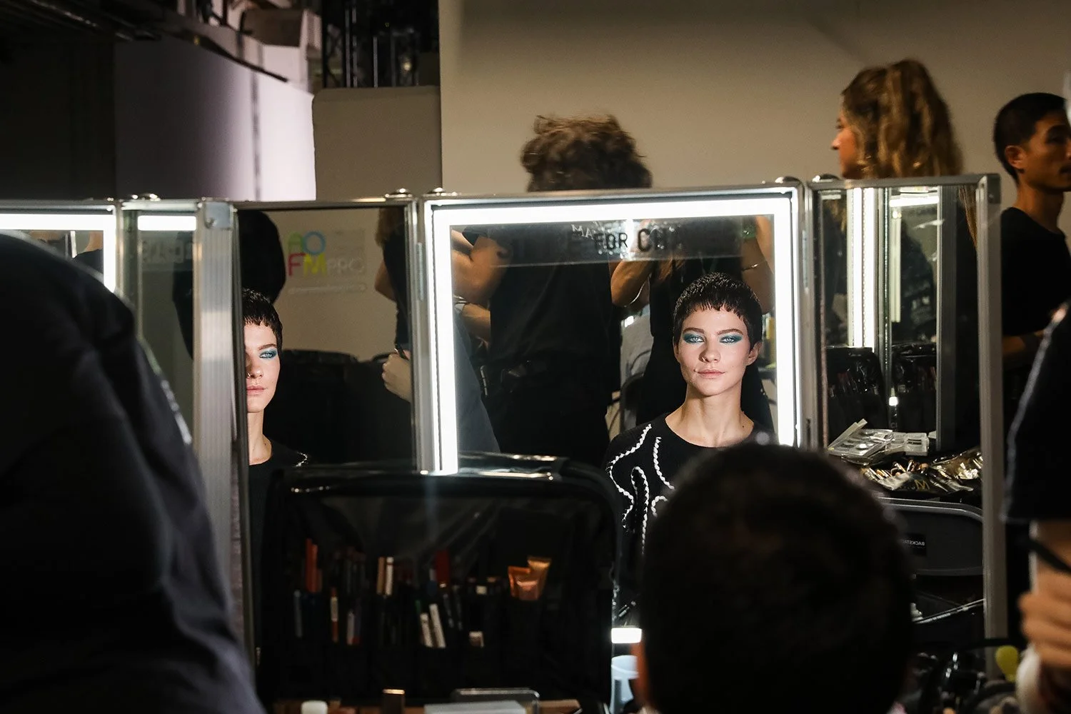 gabi-torres-oxfam-fashion-week-backstage-mirror-3403.jpg