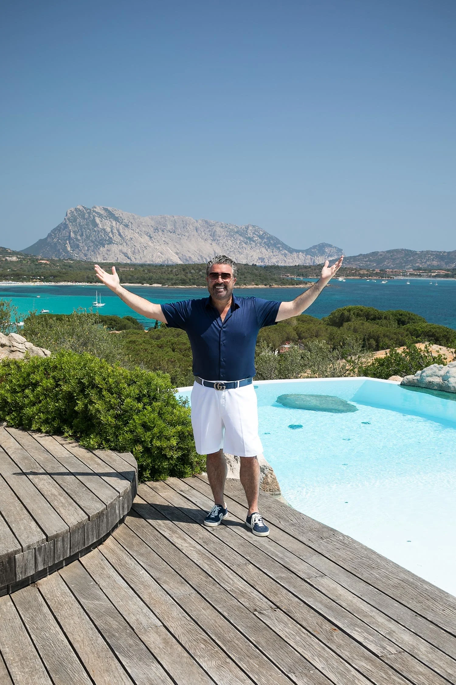 gabi-torres-passport-properties-costa-smeralda-poolside-presenter-0671.jpg