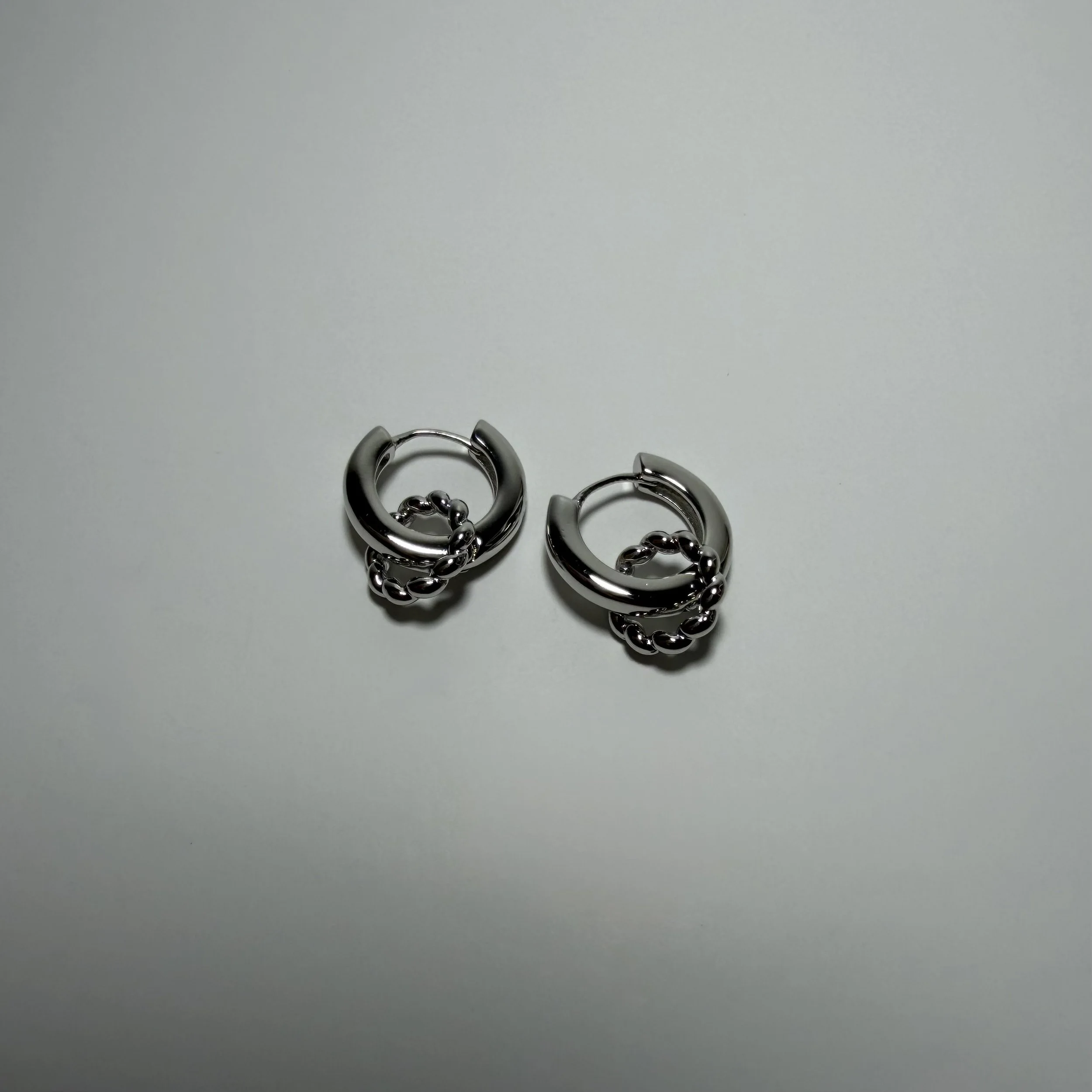 Olive crowns earrings