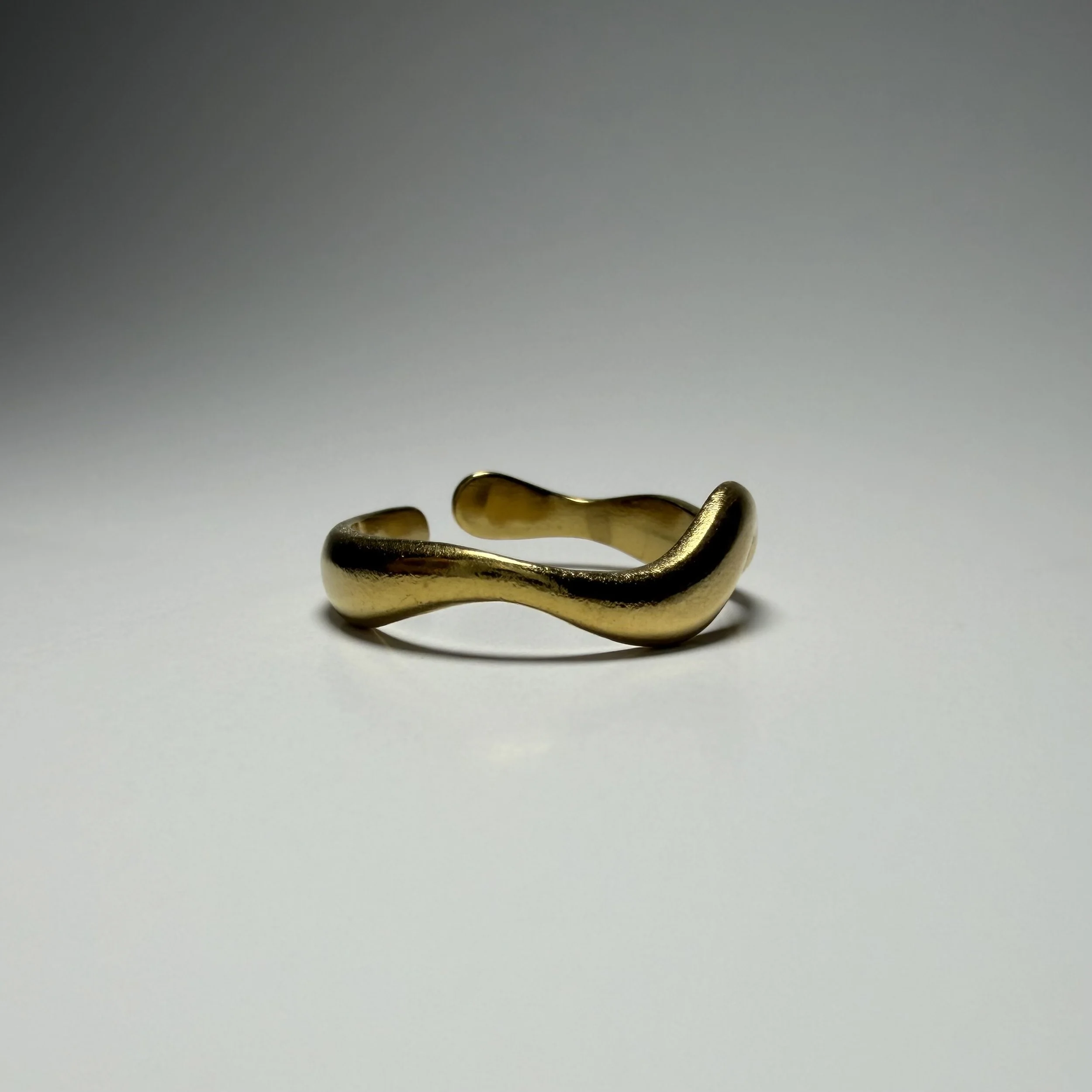 Wobble Golden Ring