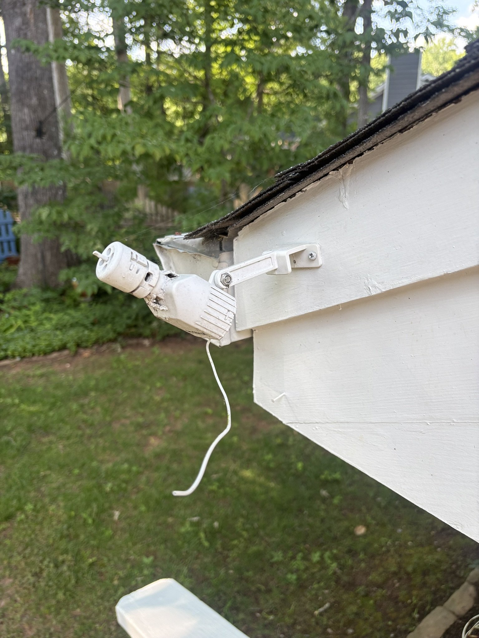 Damaged rain sensor before replacement.
