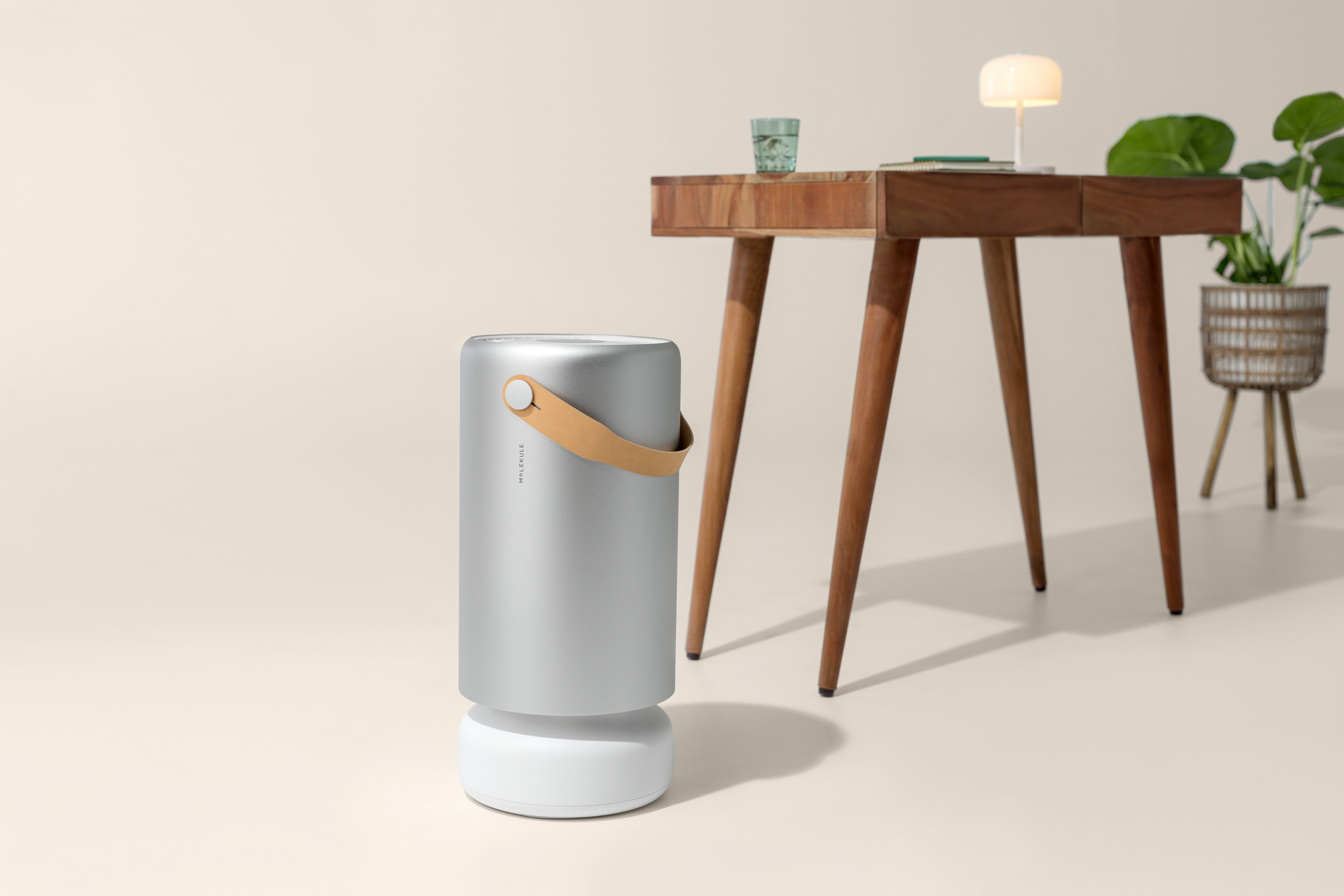 molekule_08122025_air_pro_office_0089 1.png
