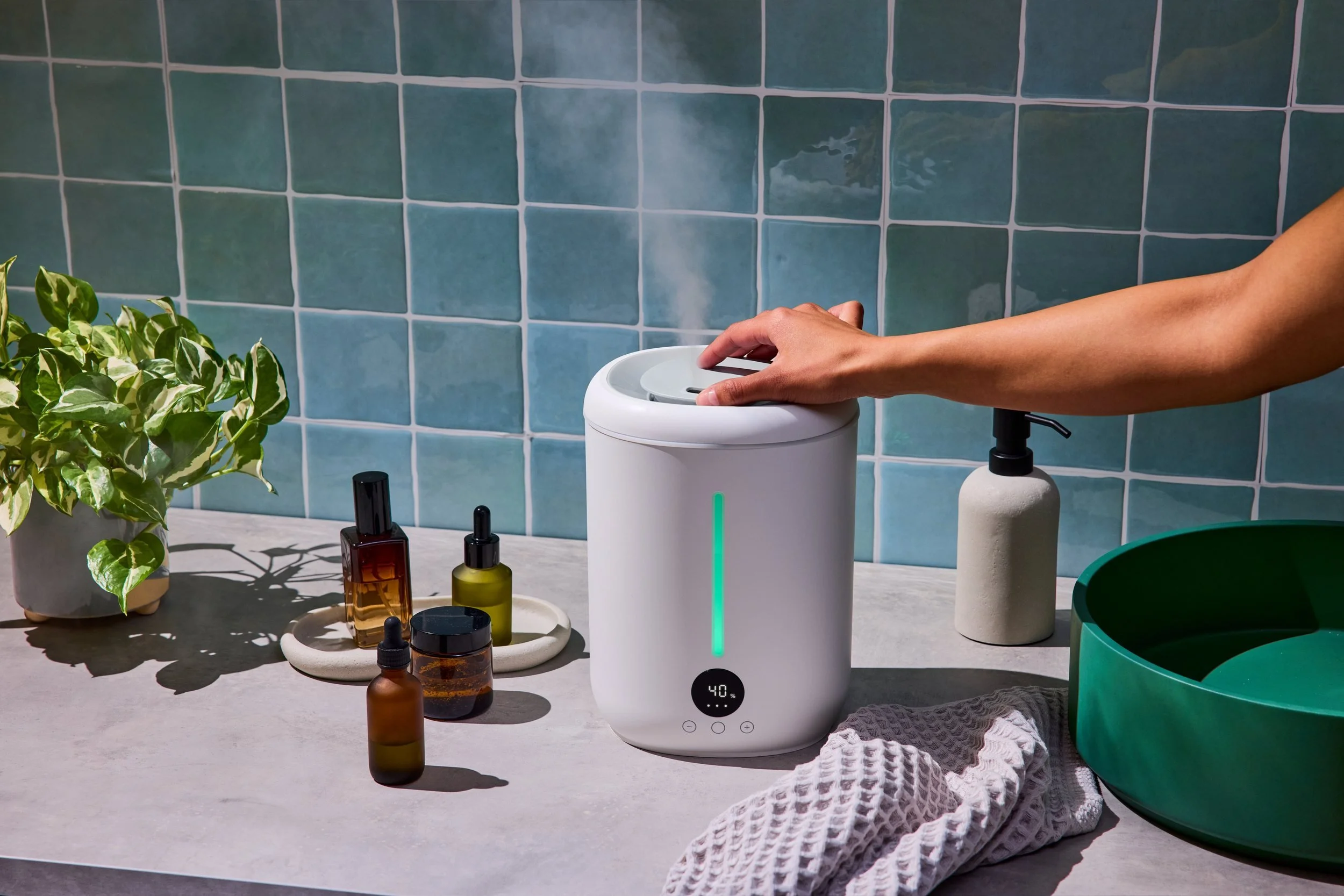 Mo_Humidifier_Bathroom_web.jpg