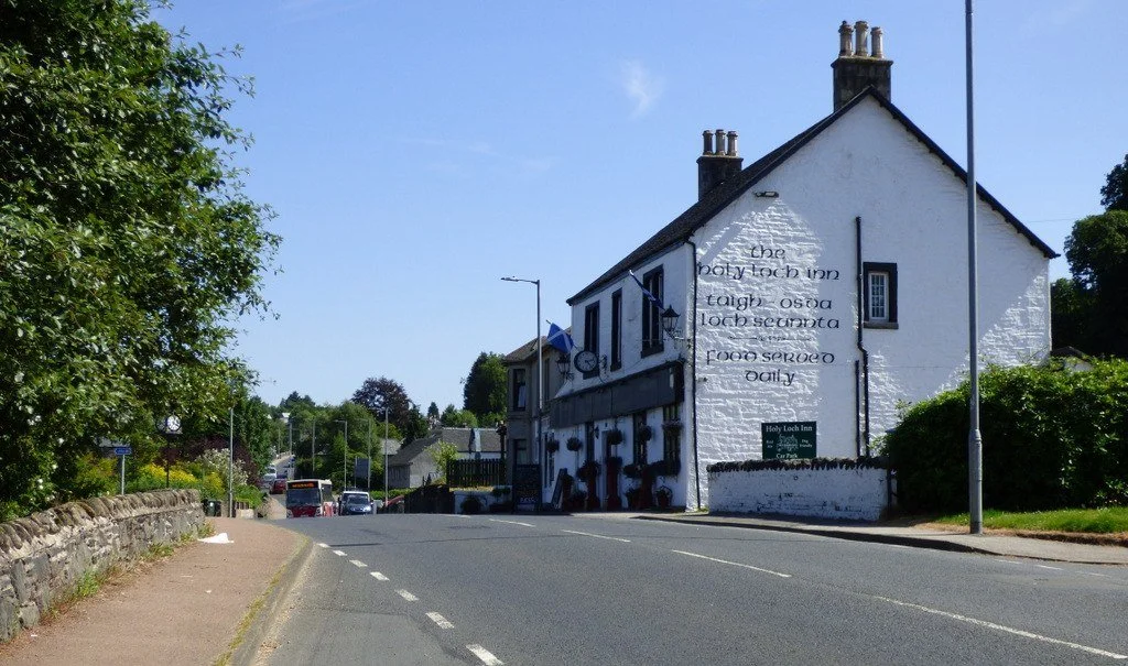 holy-loch-inn-2.jpg