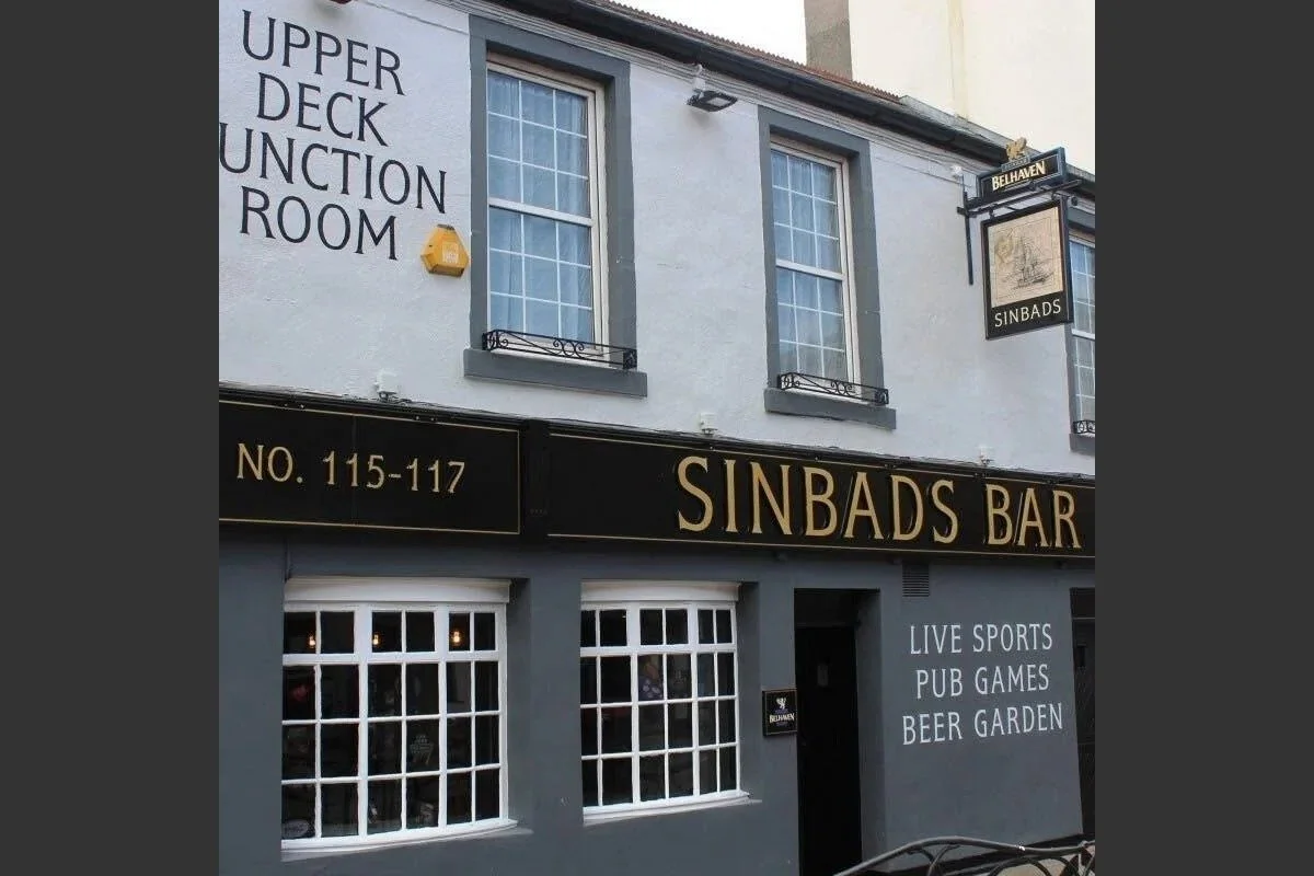 sinbads-bar-2-fit.jpg