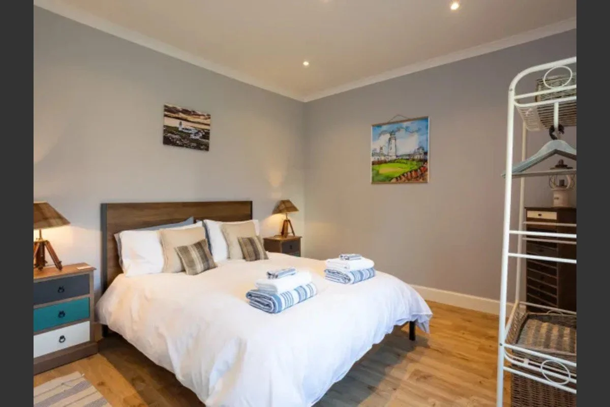 lighthouse-point-holiday-cottage-2.jpg