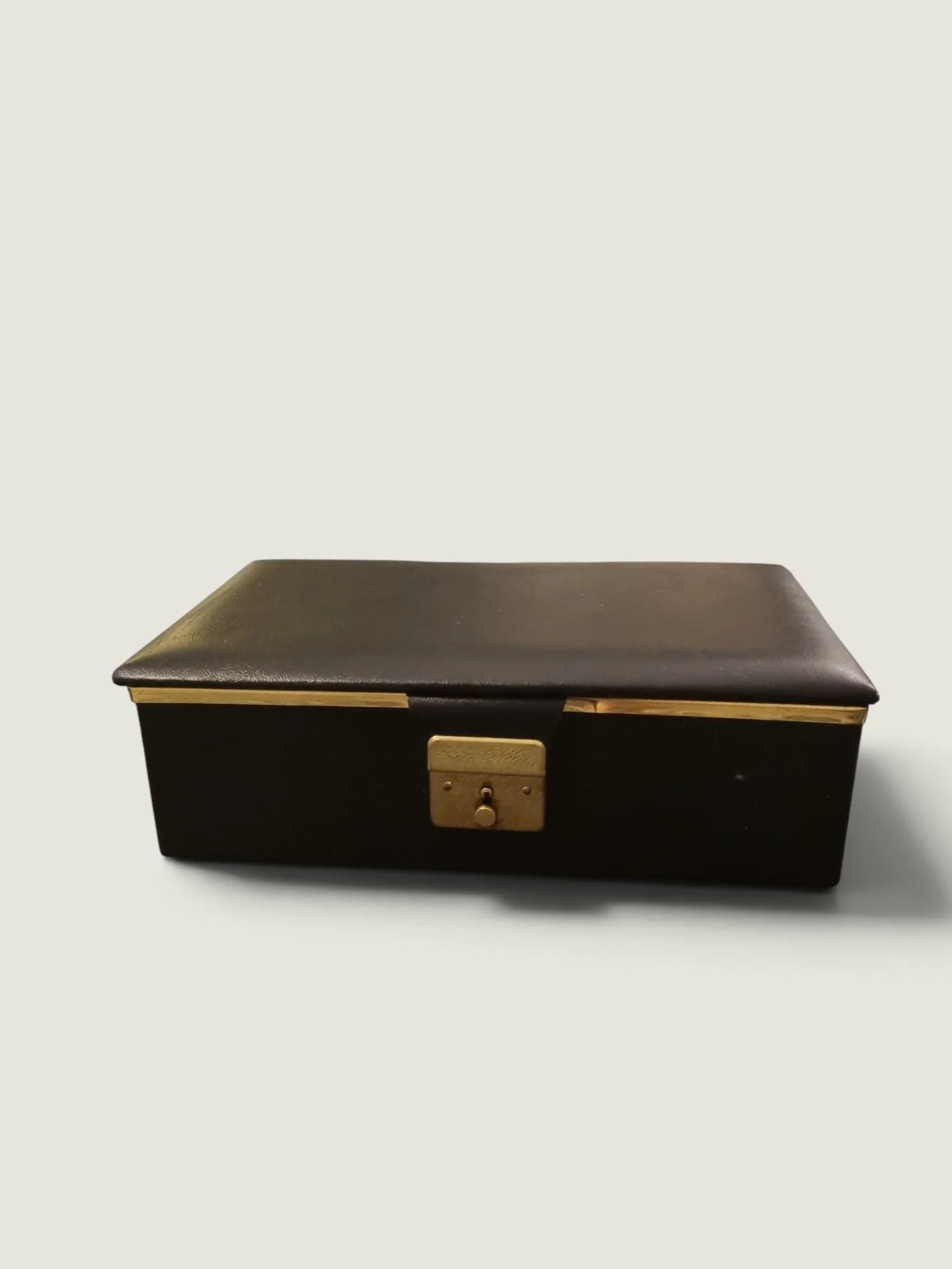 https://i.etsystatic.com/68183010/r/il/bbdac6/8616501483/il_fullxfull.8616501483_1irp.jpg