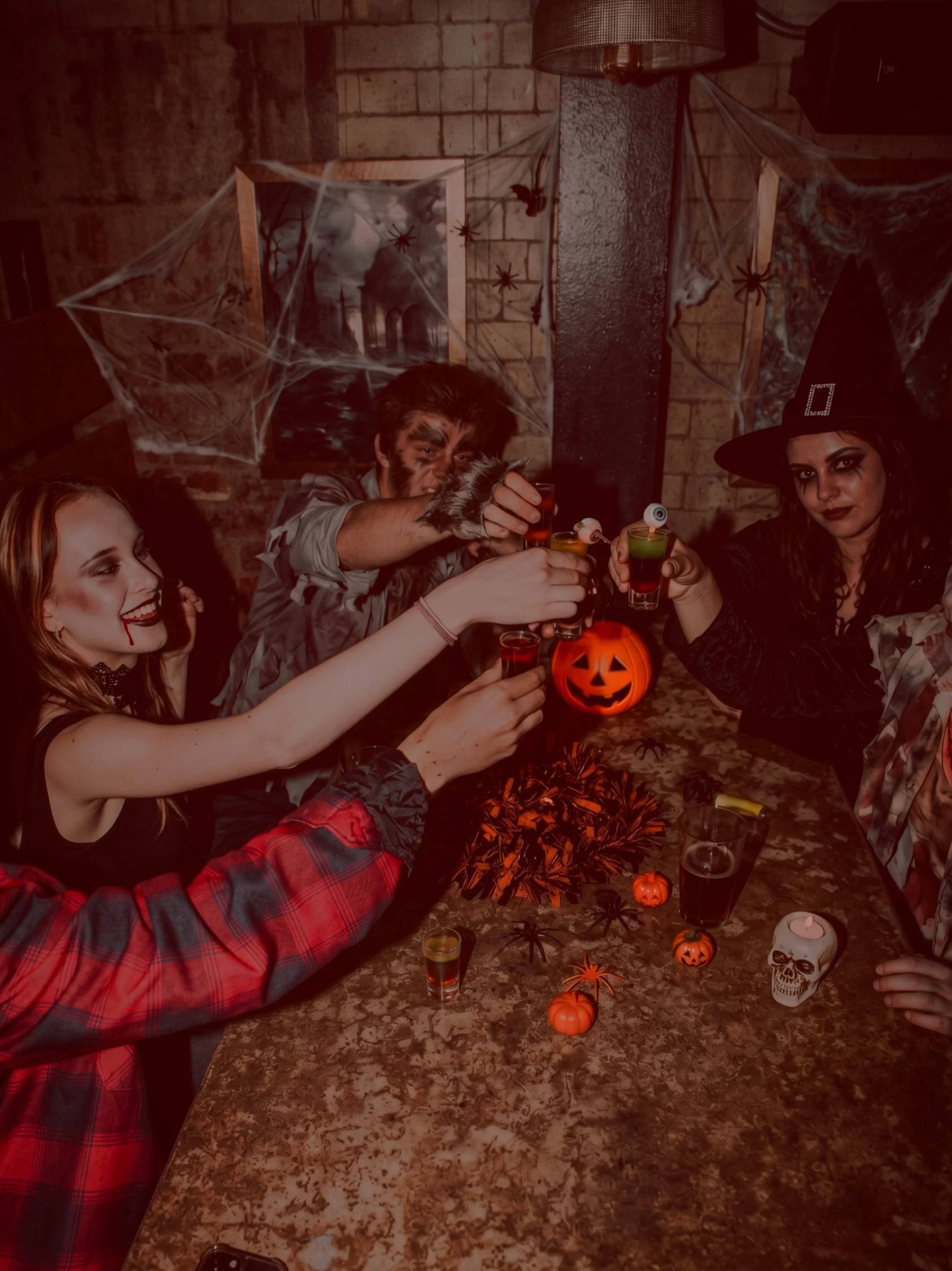 Booth and Bottle packages now available for Halloween🧪⚠️ 
Link in bio to get yours🩸🥂

#halloween #halloweenparty #drinks #harrogate #bar