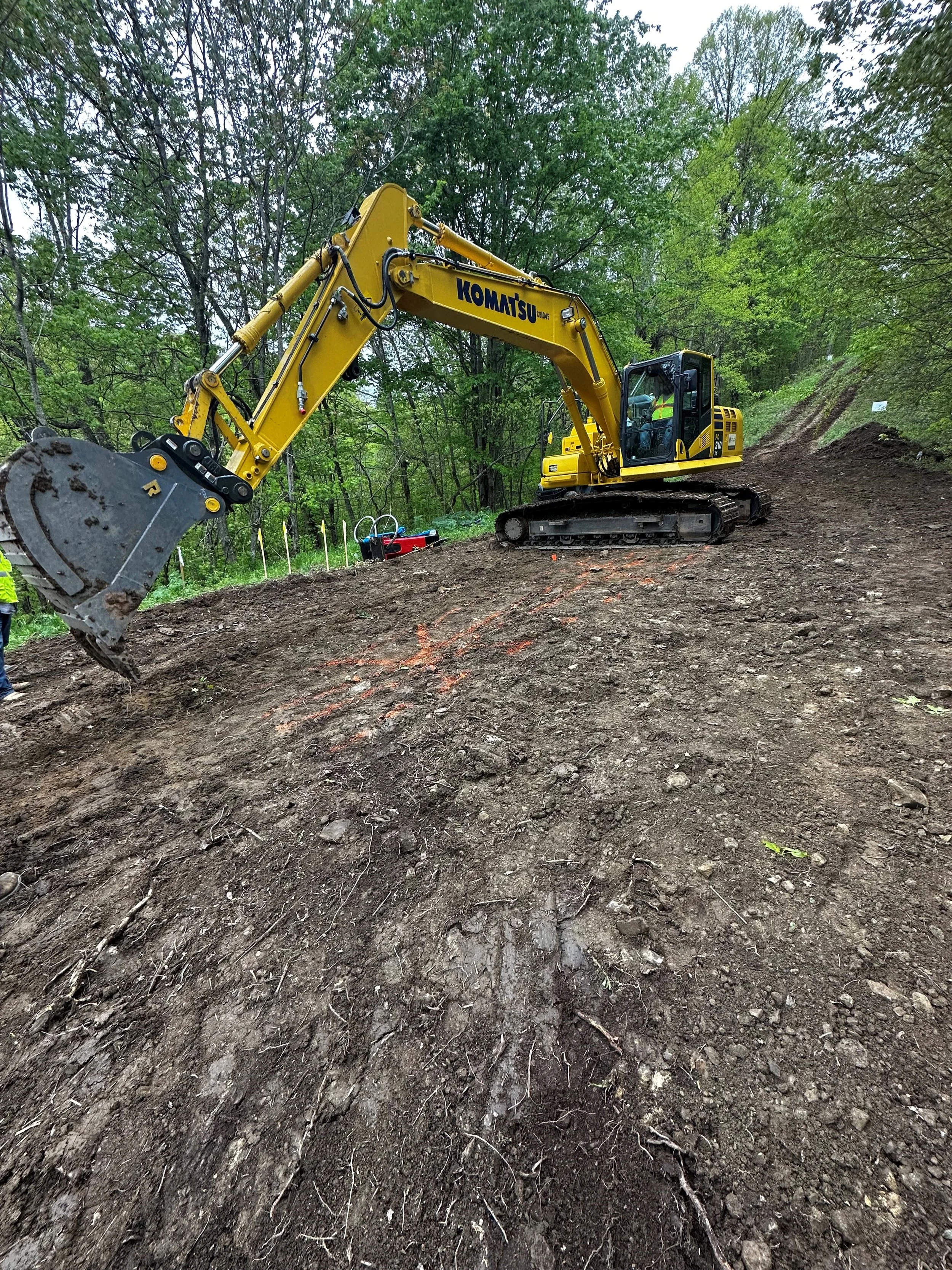 B&S Integrity Main Const. Div. 8 - Anomaly dig 2.jpg